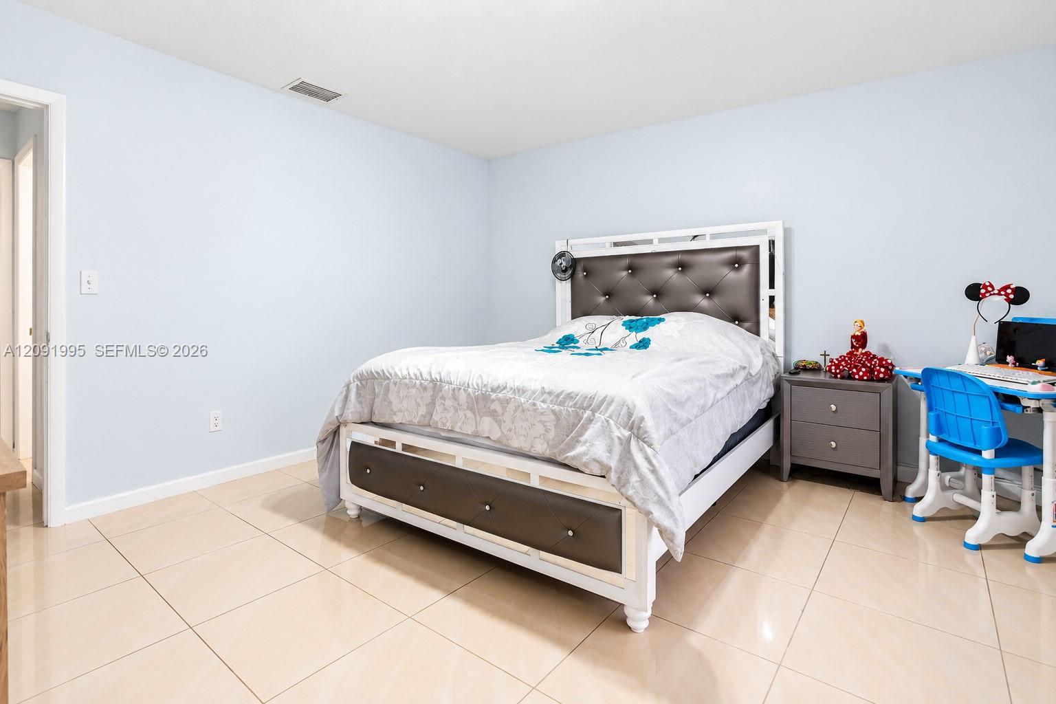 7000 2 / 2 1330 sq. ft. $ 2026-09-18 0 foto