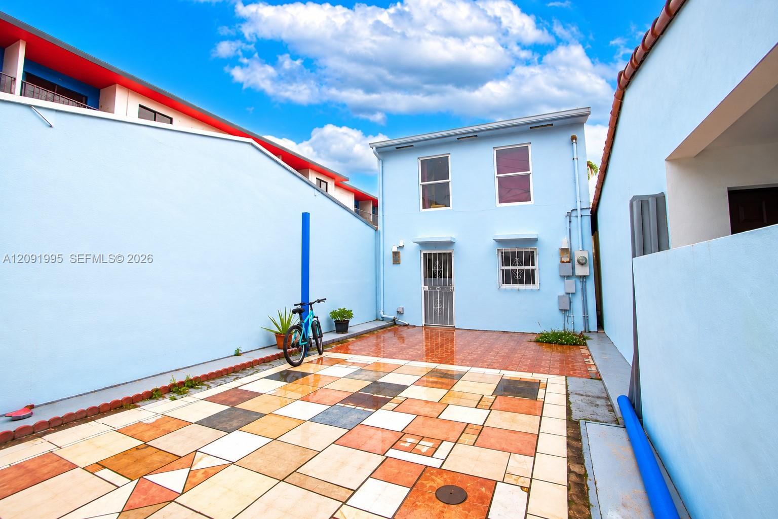 7000 2 / 2 1330 sq. ft. $ 2026-09-18 0 foto