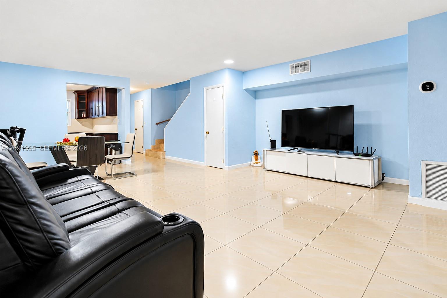7000 2 / 2 1330 sq. ft. $ 2026-09-18 0 foto