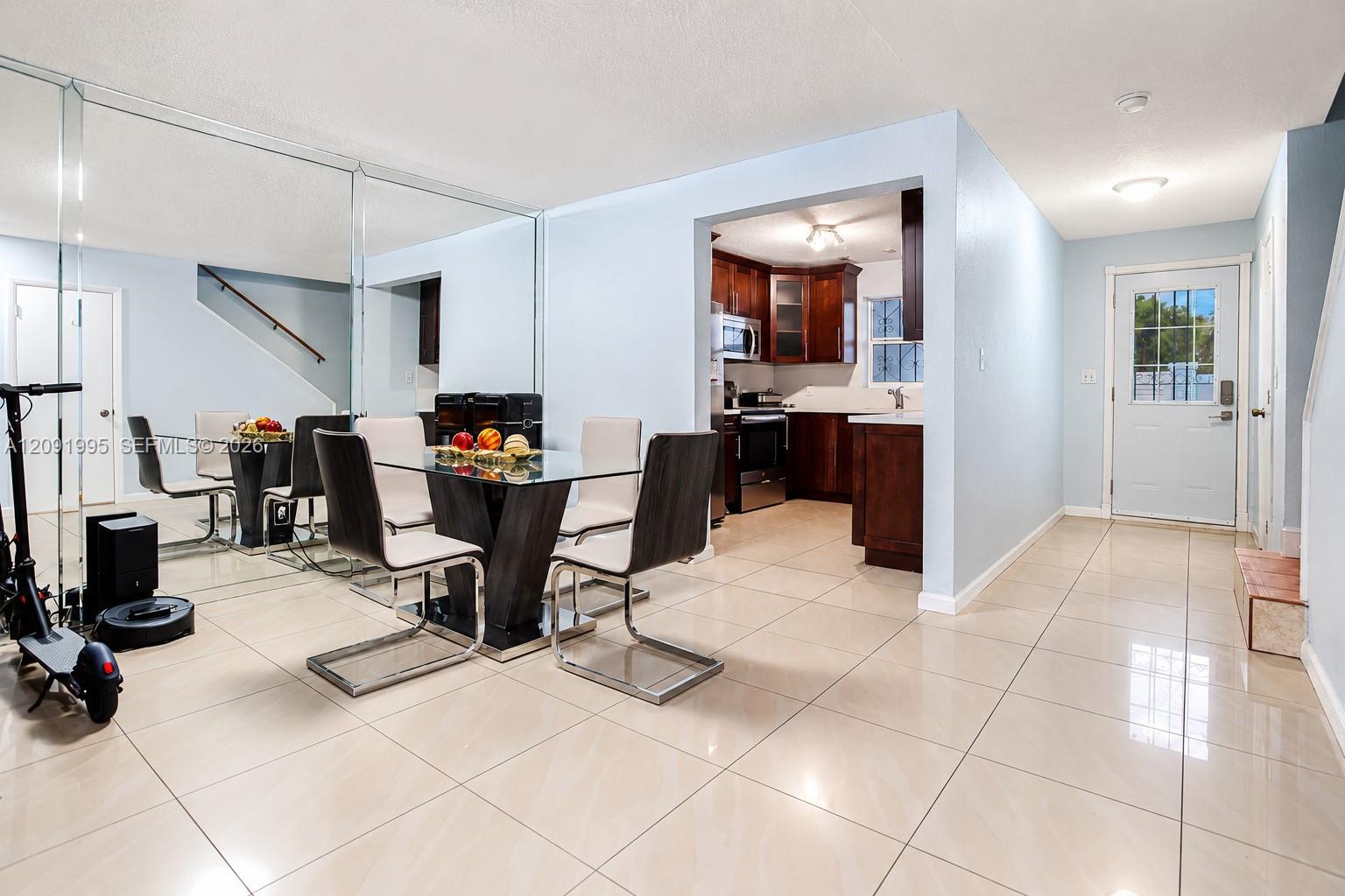 7000 2 / 2 1330 sq. ft. $ 2026-09-18 0 foto