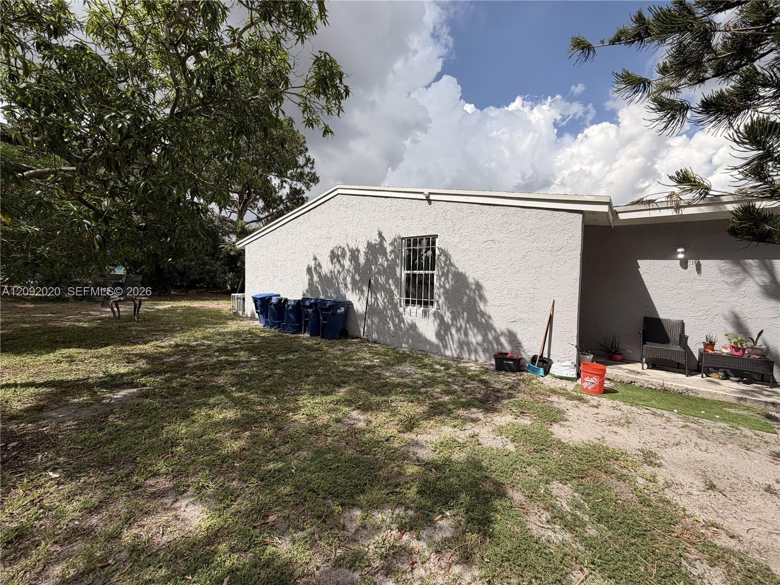 3814 3 / 2 1227 sq. ft. $ 2026-09-18 0 foto