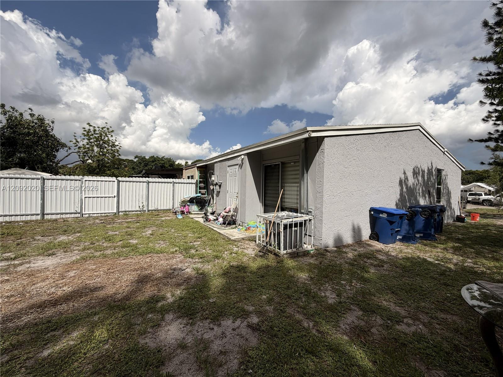 3814 3 / 2 1227 sq. ft. $ 2026-09-18 0 foto