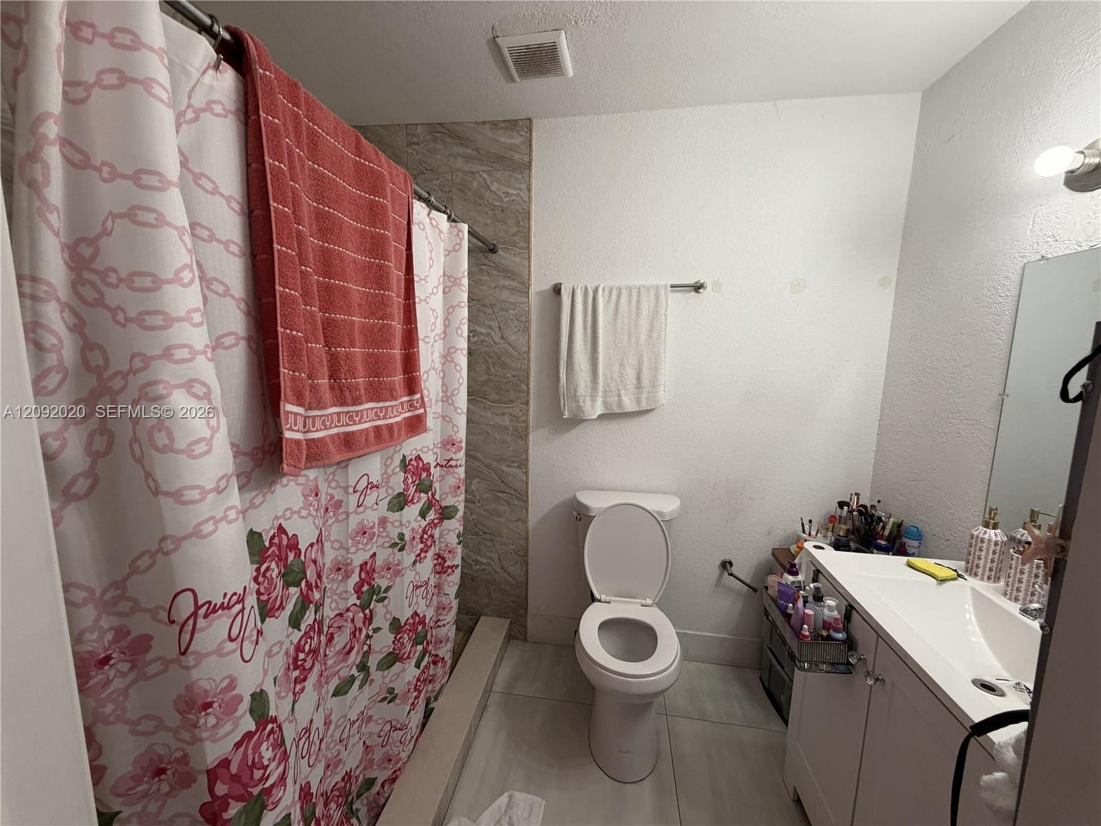 3814 3 / 2 1227 sq. ft. $ 2026-09-18 0 foto