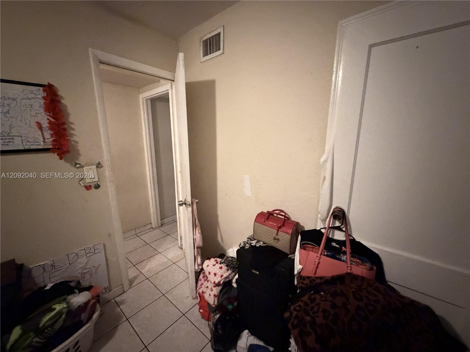 10124 3 / 3 1092 sq. ft. $ 2026-09-18 0 foto
