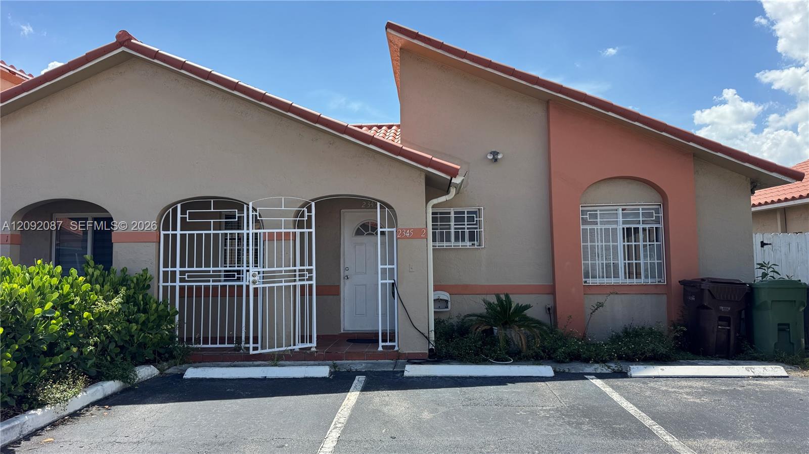 2345 2 / 2 960 sq. ft. $ 2026-09-18 0 foto