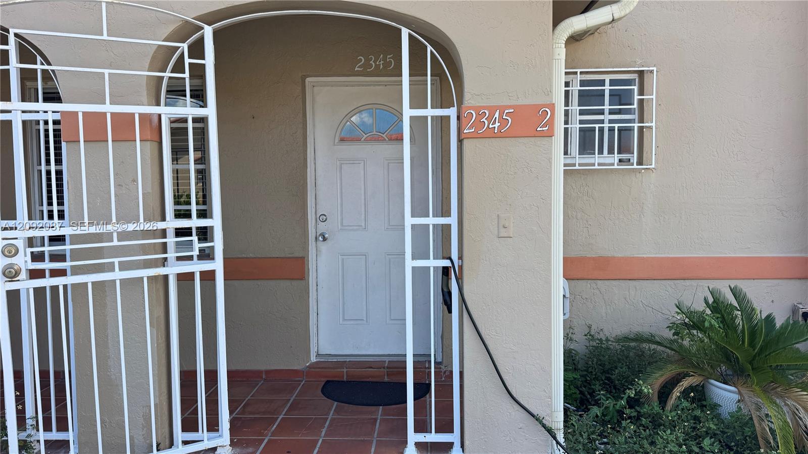 2345 2 / 2 960 sq. ft. $ 2026-09-18 0 foto