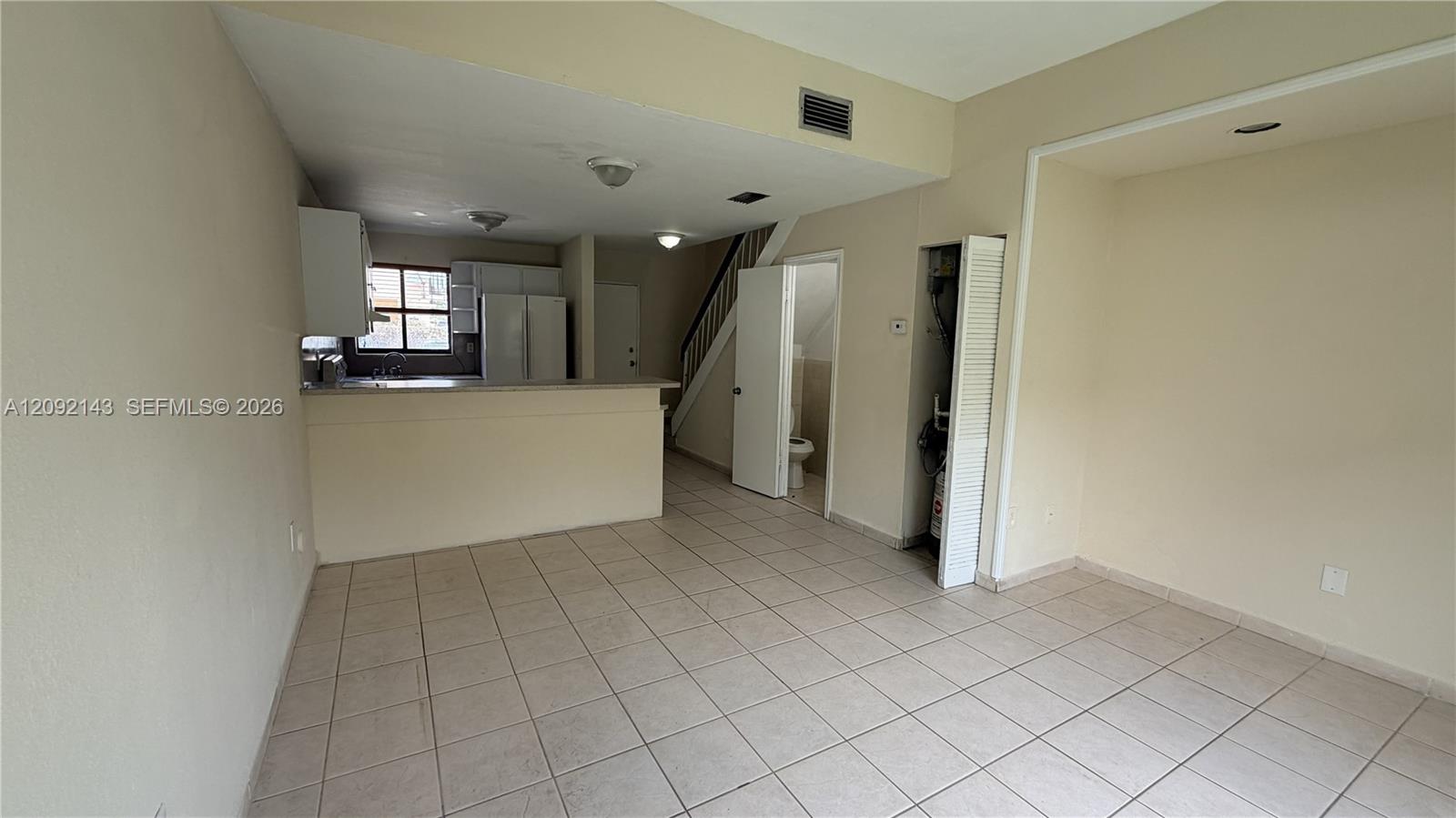 5712 2 / 2 884 sq. ft. $ 2026-09-19 0 foto