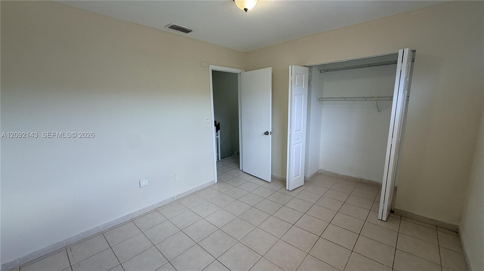 5712 2 / 2 884 sq. ft. $ 2026-09-19 0 foto