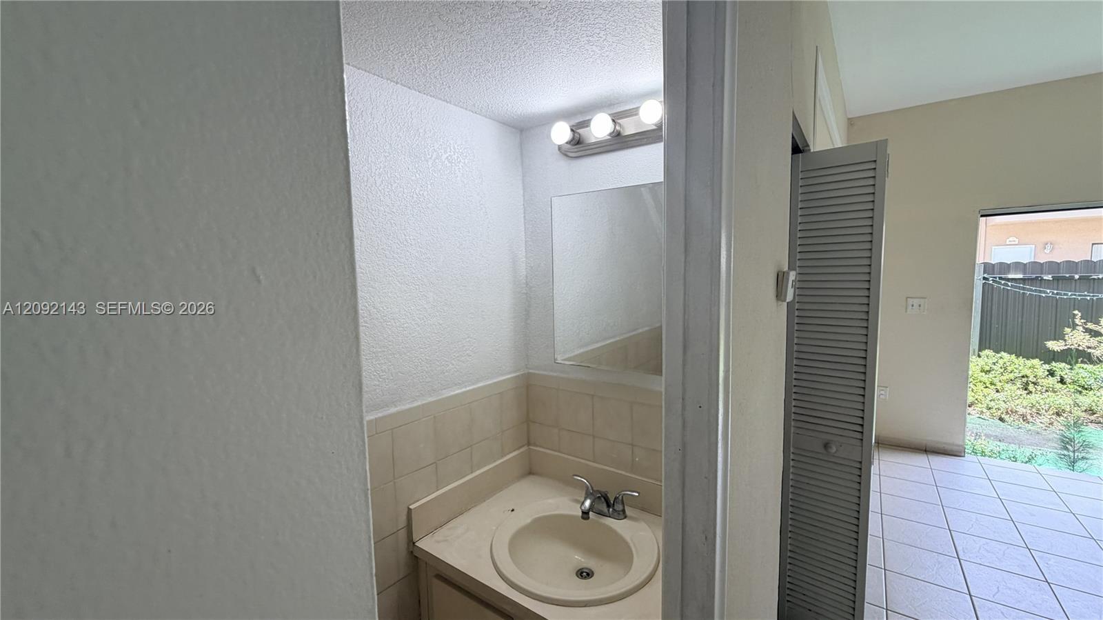 5712 2 / 2 884 sq. ft. $ 2026-09-19 0 foto