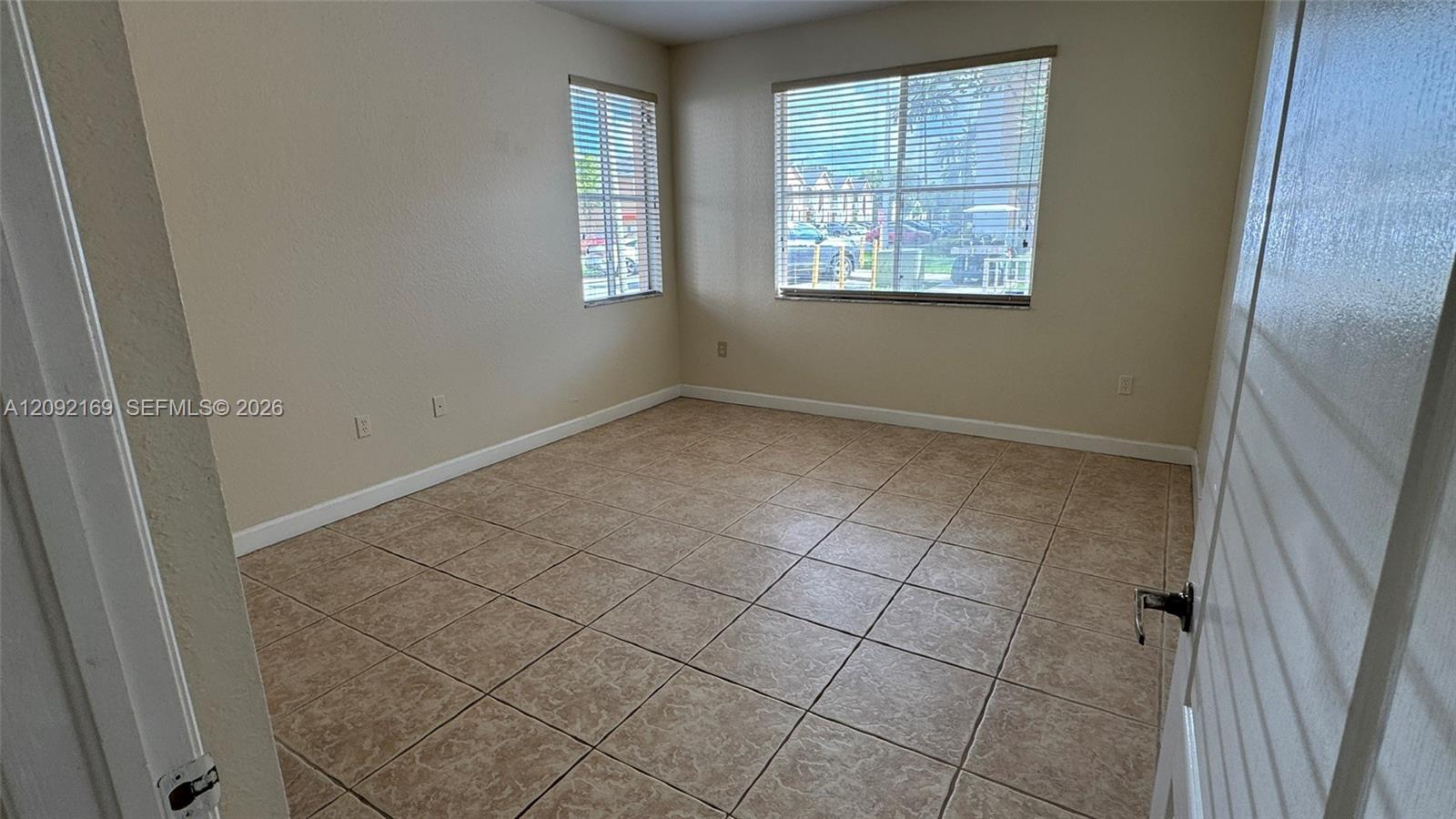 104-18 2 / 2 1130 sq. ft. $ 2026-09-19 0 foto