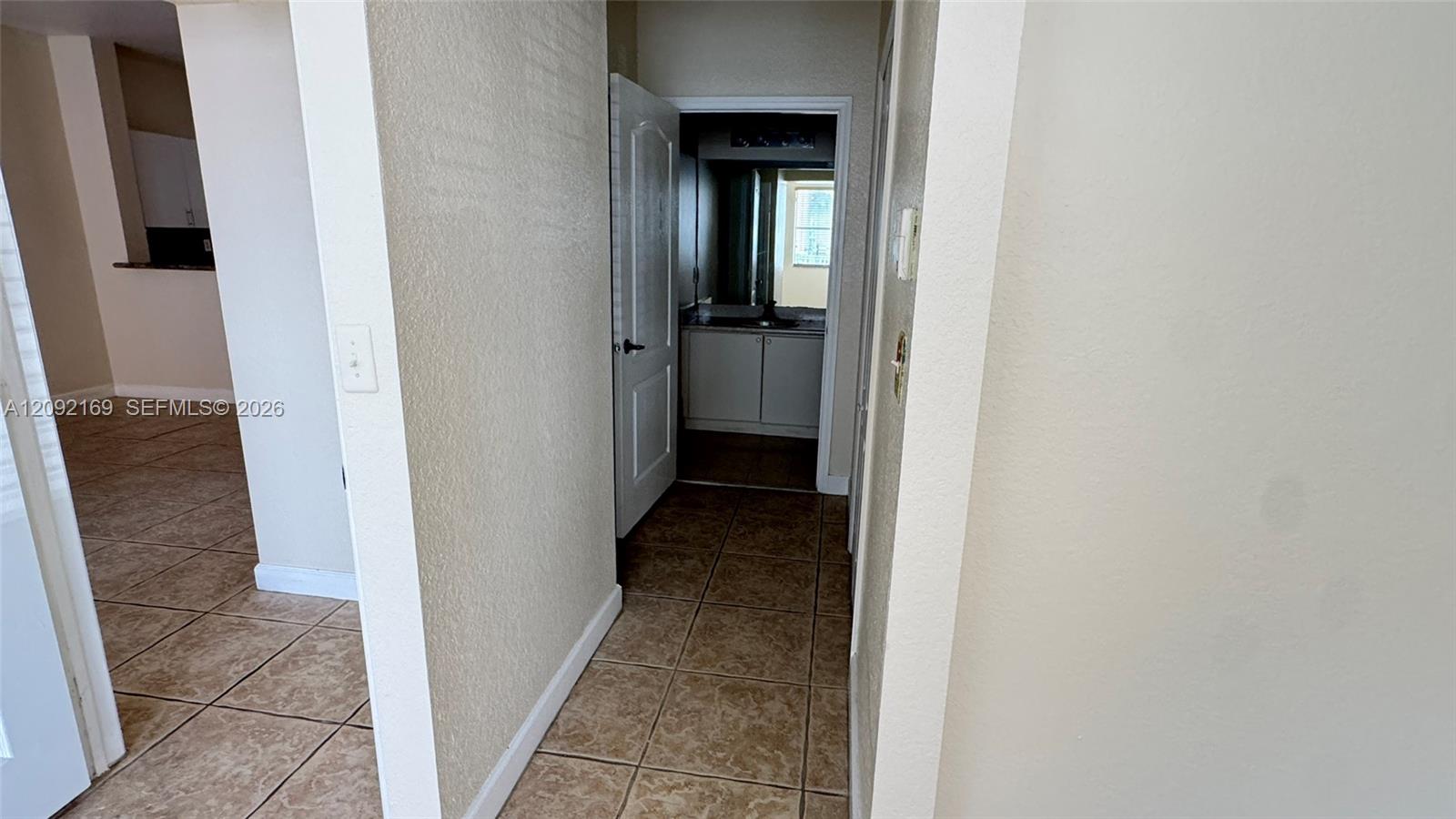 104-18 2 / 2 1130 sq. ft. $ 2026-09-19 0 foto