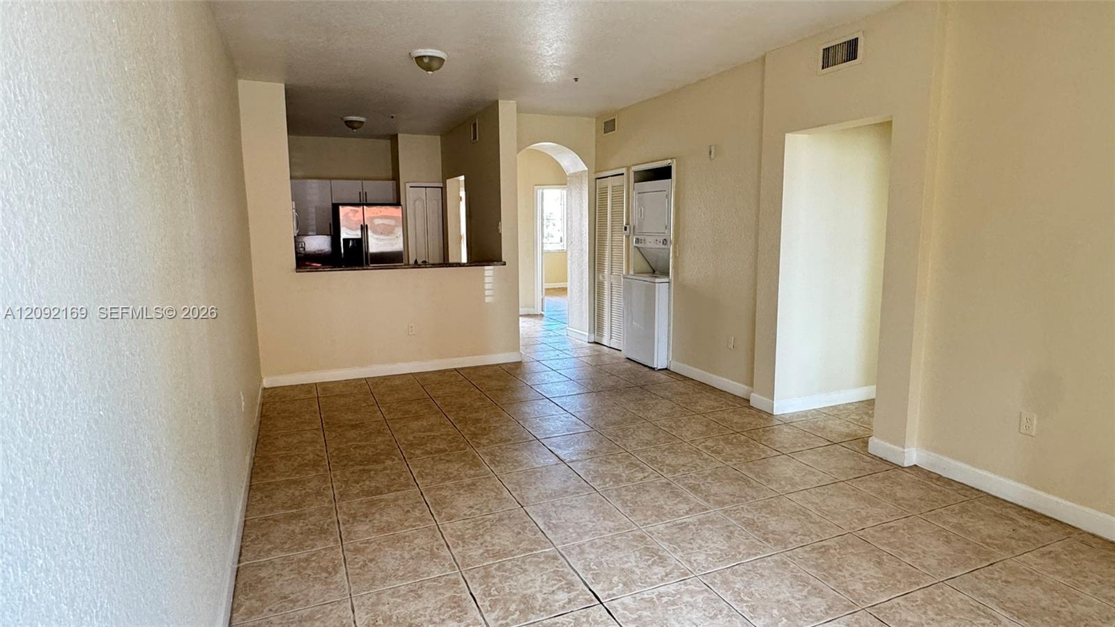104-18 2 / 2 1130 sq. ft. $ 2026-09-19 0 foto