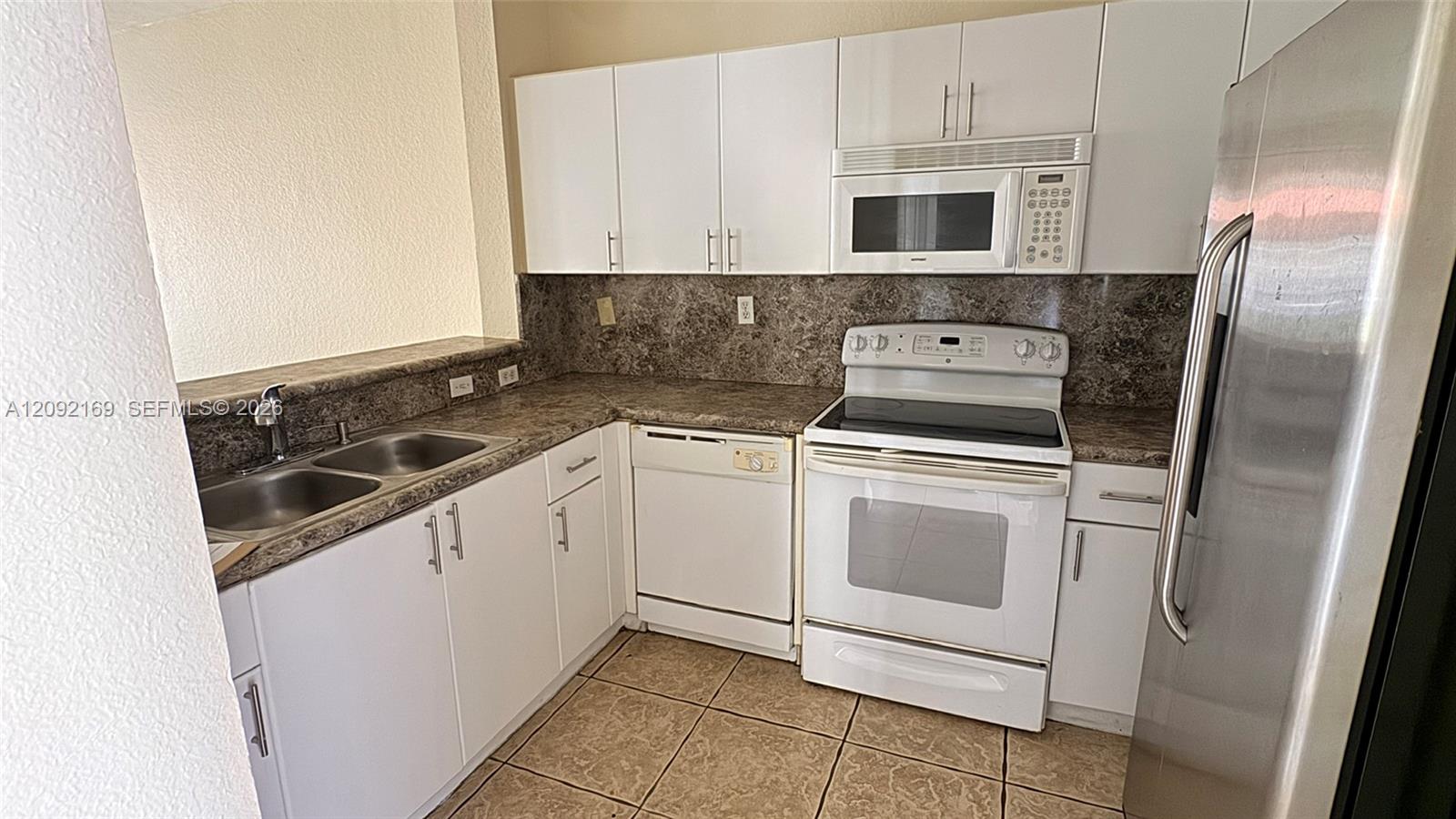 104-18 2 / 2 1130 sq. ft. $ 2026-09-19 0 foto