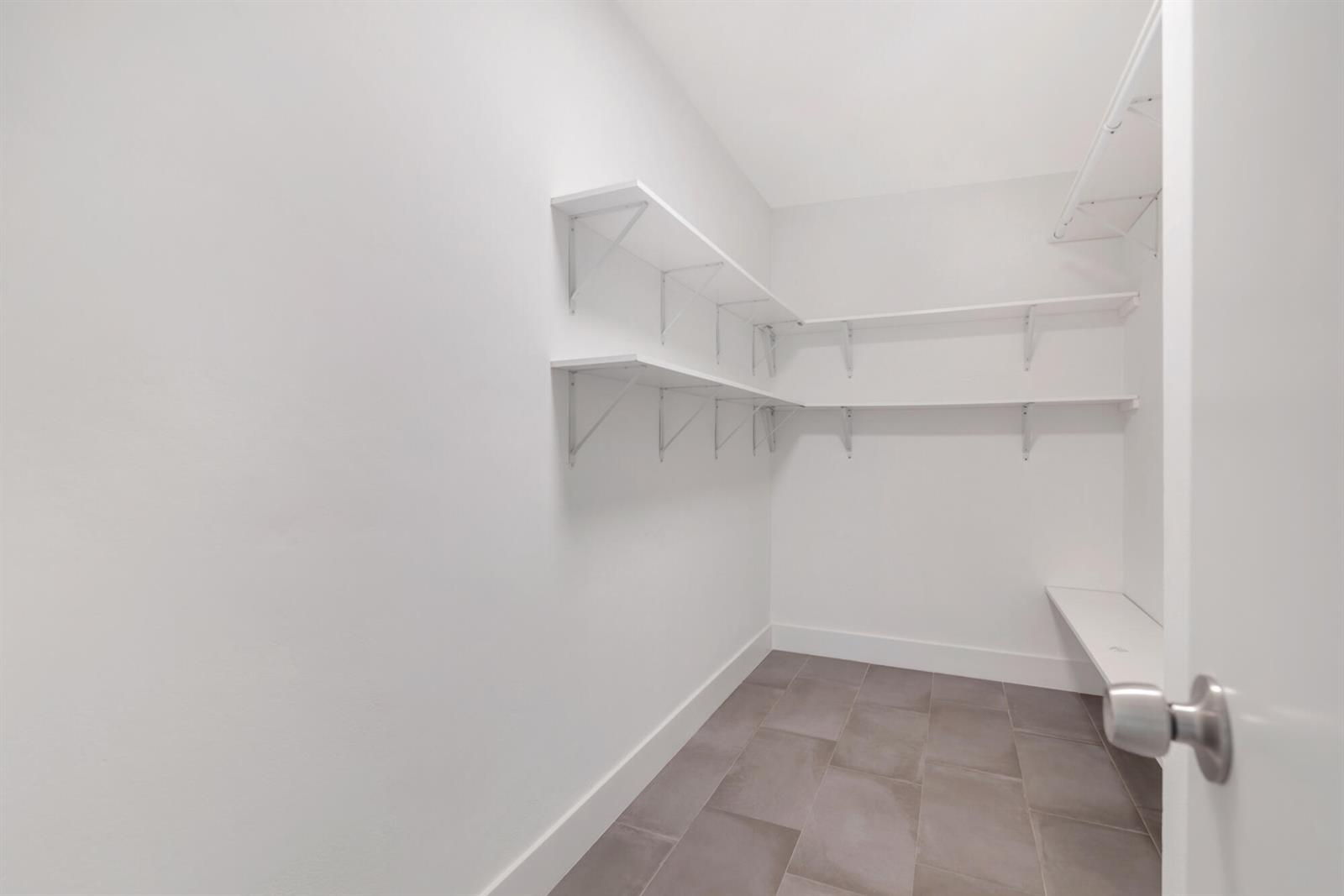 Ver detalles / 0 2025 sq. ft. $ 2026-09-20 0 foto
