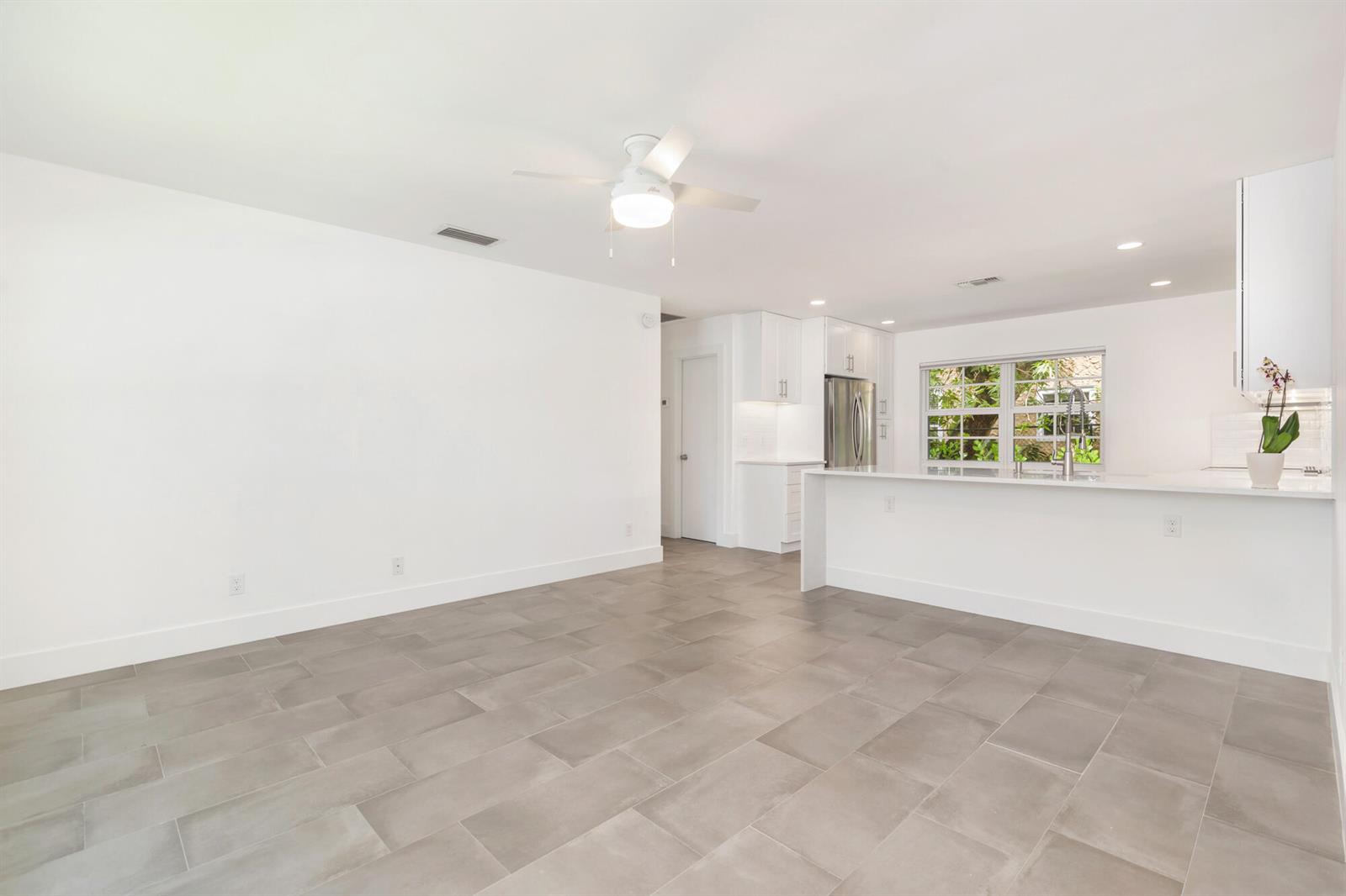 Ver detalles / 0 2025 sq. ft. $ 2026-09-20 0 foto