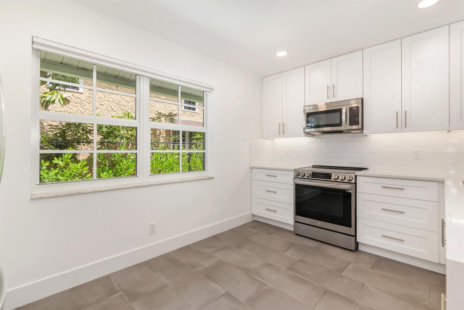 Ver detalles / 0 2025 sq. ft. $ 2026-09-20 0 foto