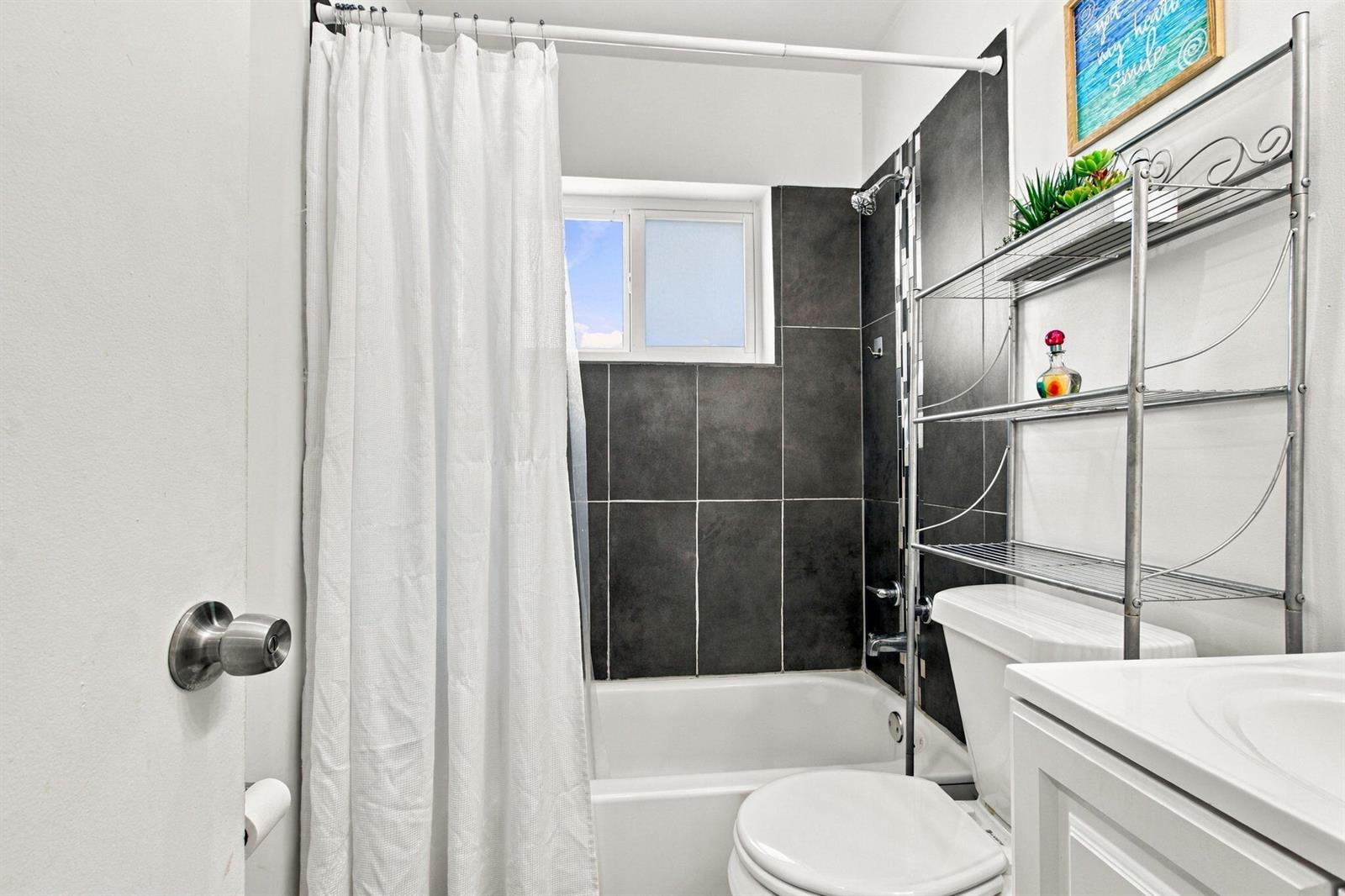   / 0 1642 sq. ft. $ 2026-10-19 0 Photo