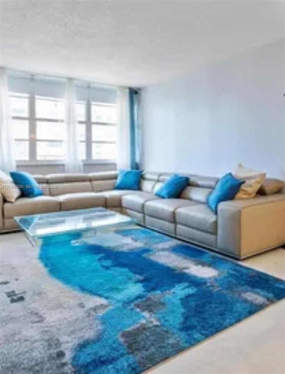 Ver detalles 1208 2 / 2 1087 sq. ft. $ 2026-09-20 0 foto