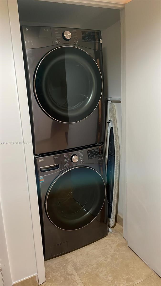 1202 2 / 2 2065 sq. ft. $ 2026-09-20 0 Photo