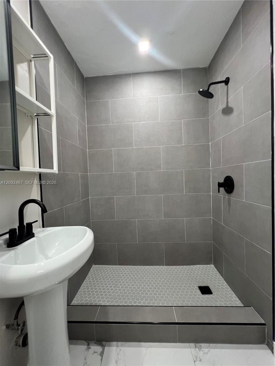 See details / sq. ft. $ 2026-09-20 0 Photo