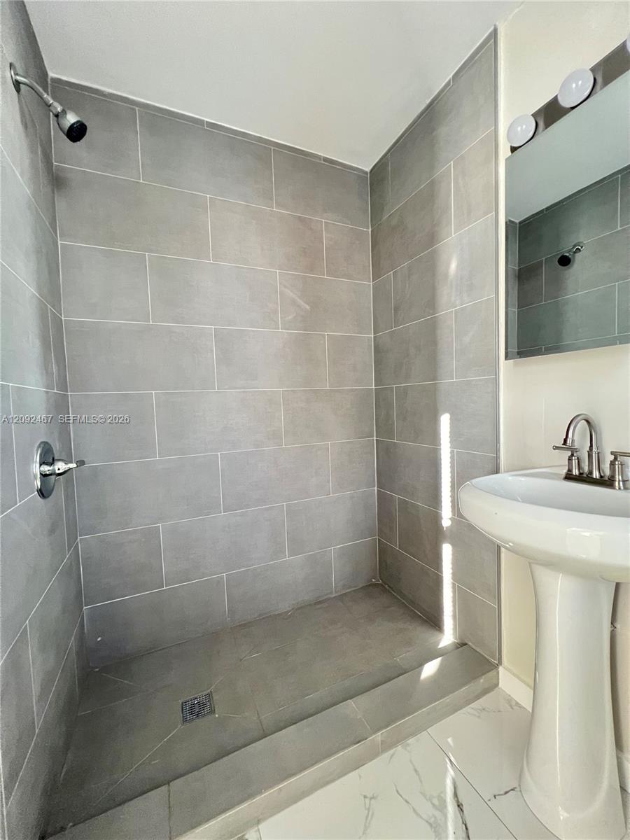 See details / sq. ft. $ 2026-09-20 0 Photo