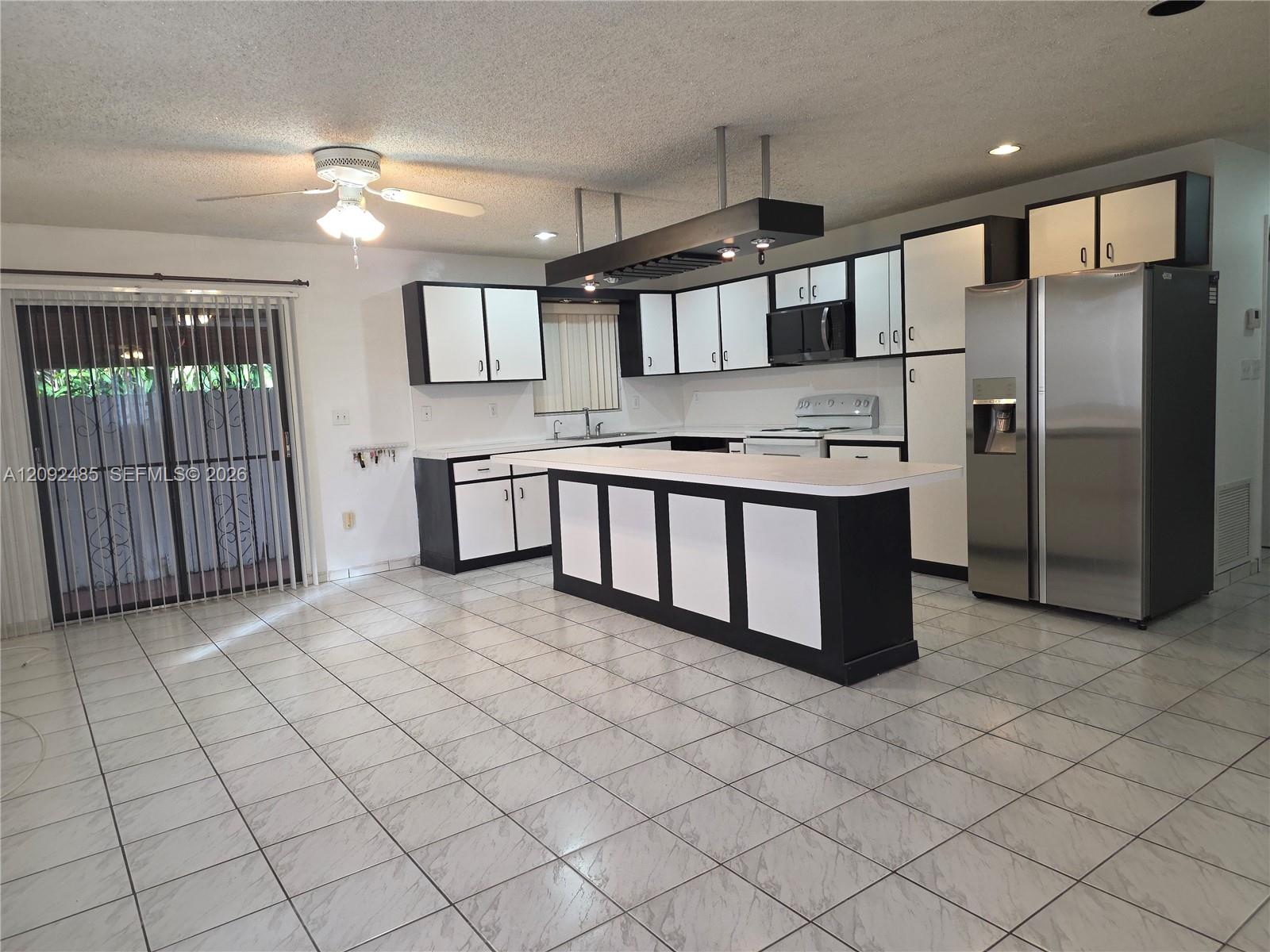 See details / 3111 sq. ft. $ 2026-09-20 0 Photo