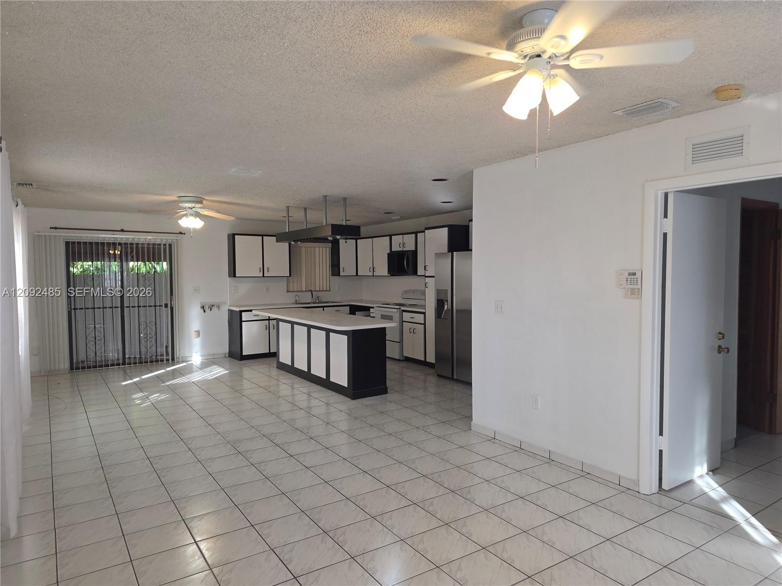 See details / 3111 sq. ft. $ 2026-09-20 0 Photo