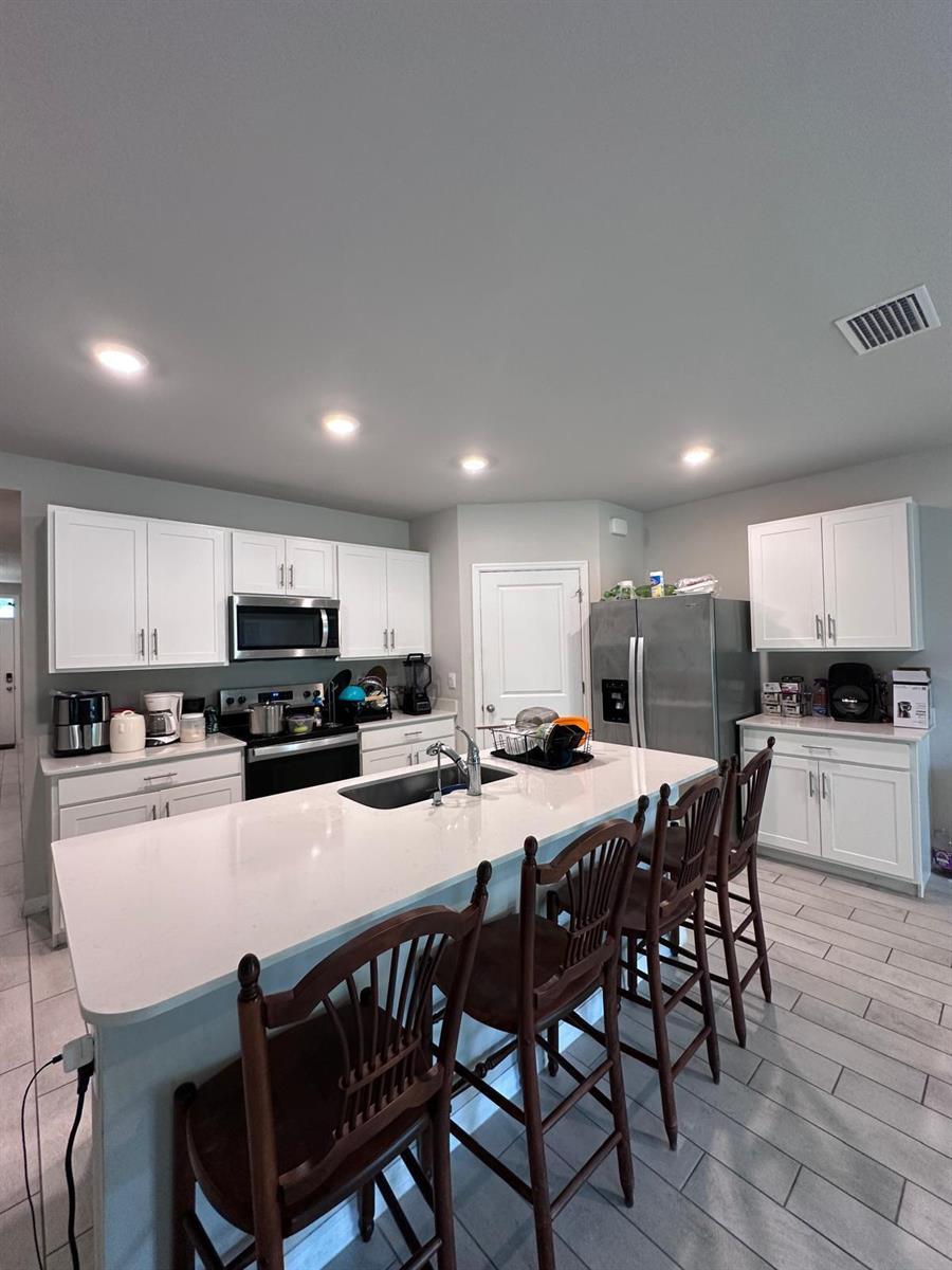 See details 911 4 / 2 1828 sq. ft. $ 2026-09-21 0 Photo