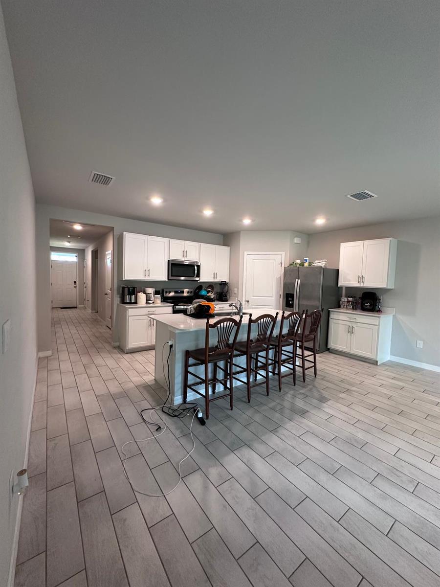 See details 911 4 / 2 1828 sq. ft. $ 2026-09-21 0 Photo