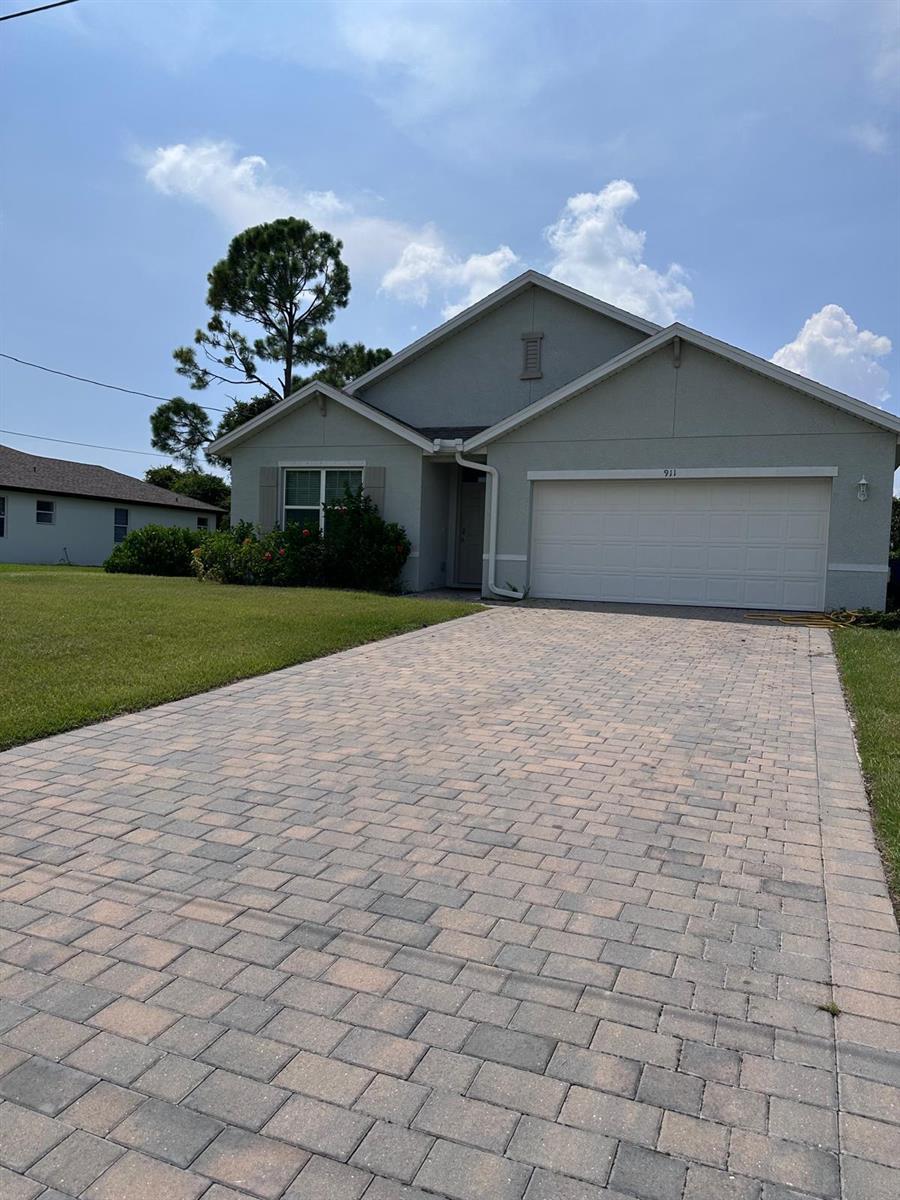 See details 911 4 / 2 1828 sq. ft. $ 2026-09-21 0 Photo