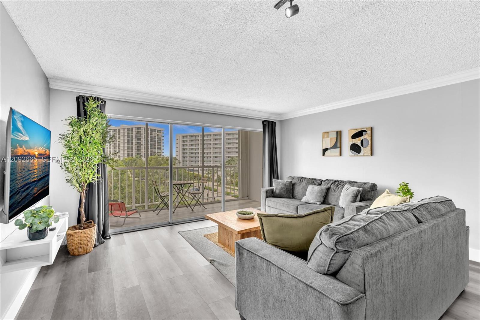 Ver detalles 510 1 / 2 1040 sq. ft. $ 2026-09-21 0 foto