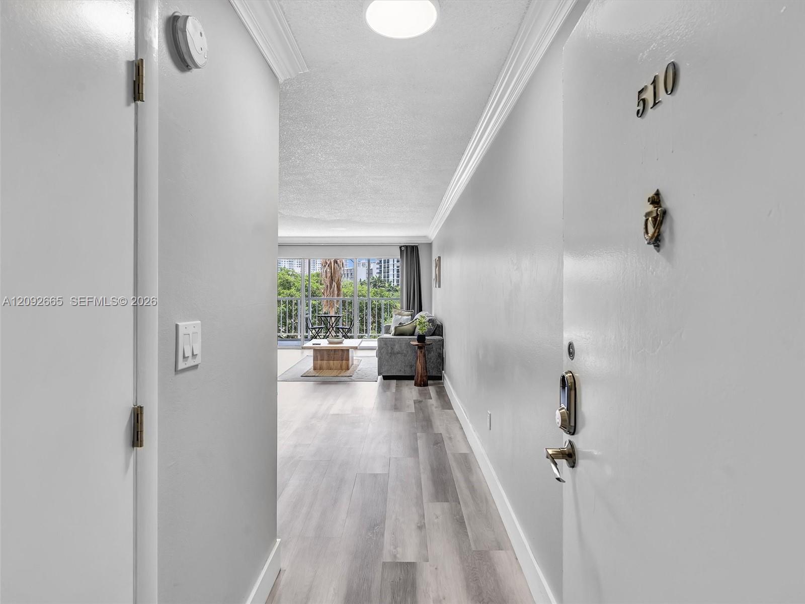 Ver detalles 510 1 / 2 1040 sq. ft. $ 2026-09-21 0 foto