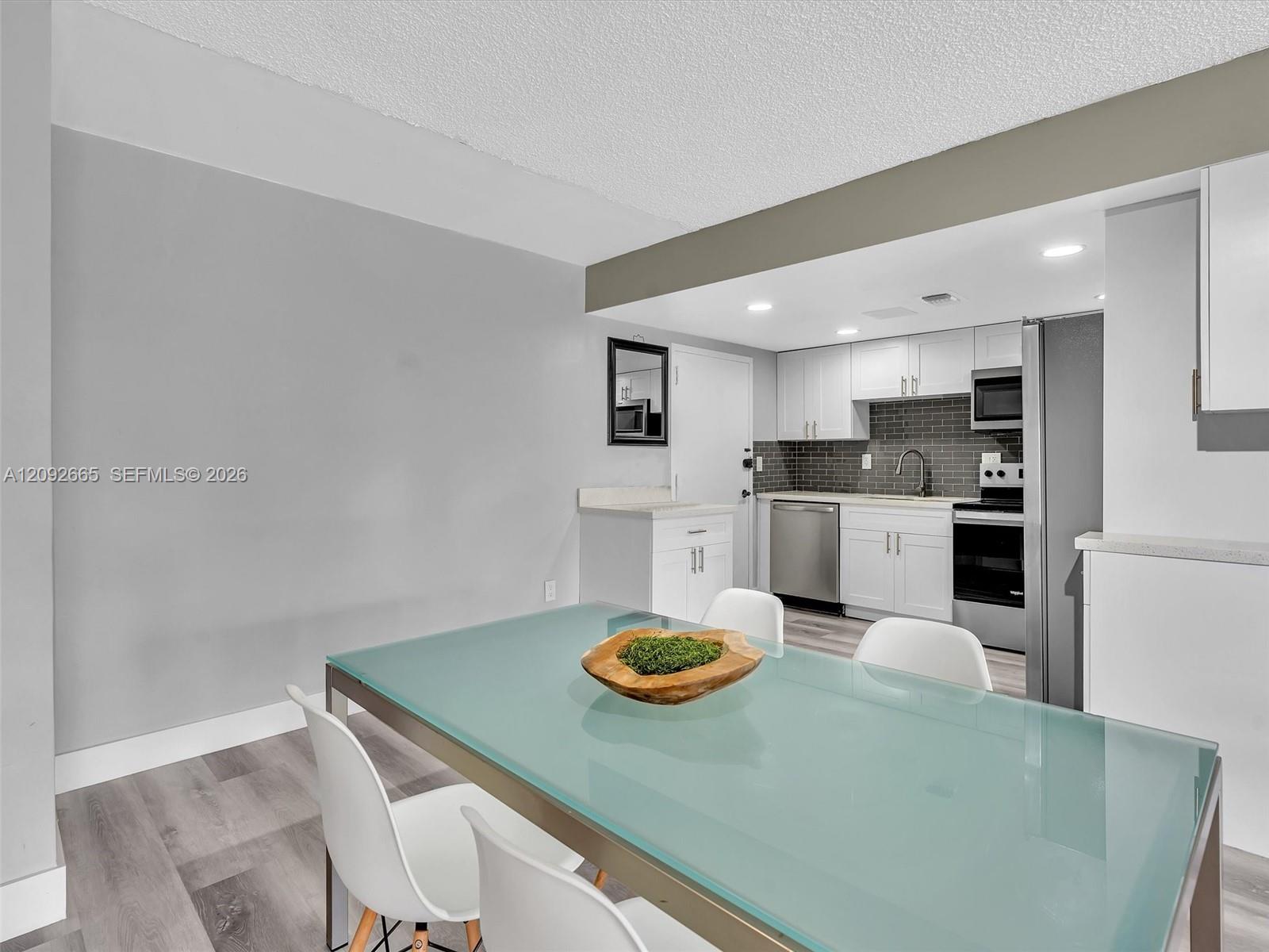 Ver detalles 510 1 / 2 1040 sq. ft. $ 2026-09-21 0 foto