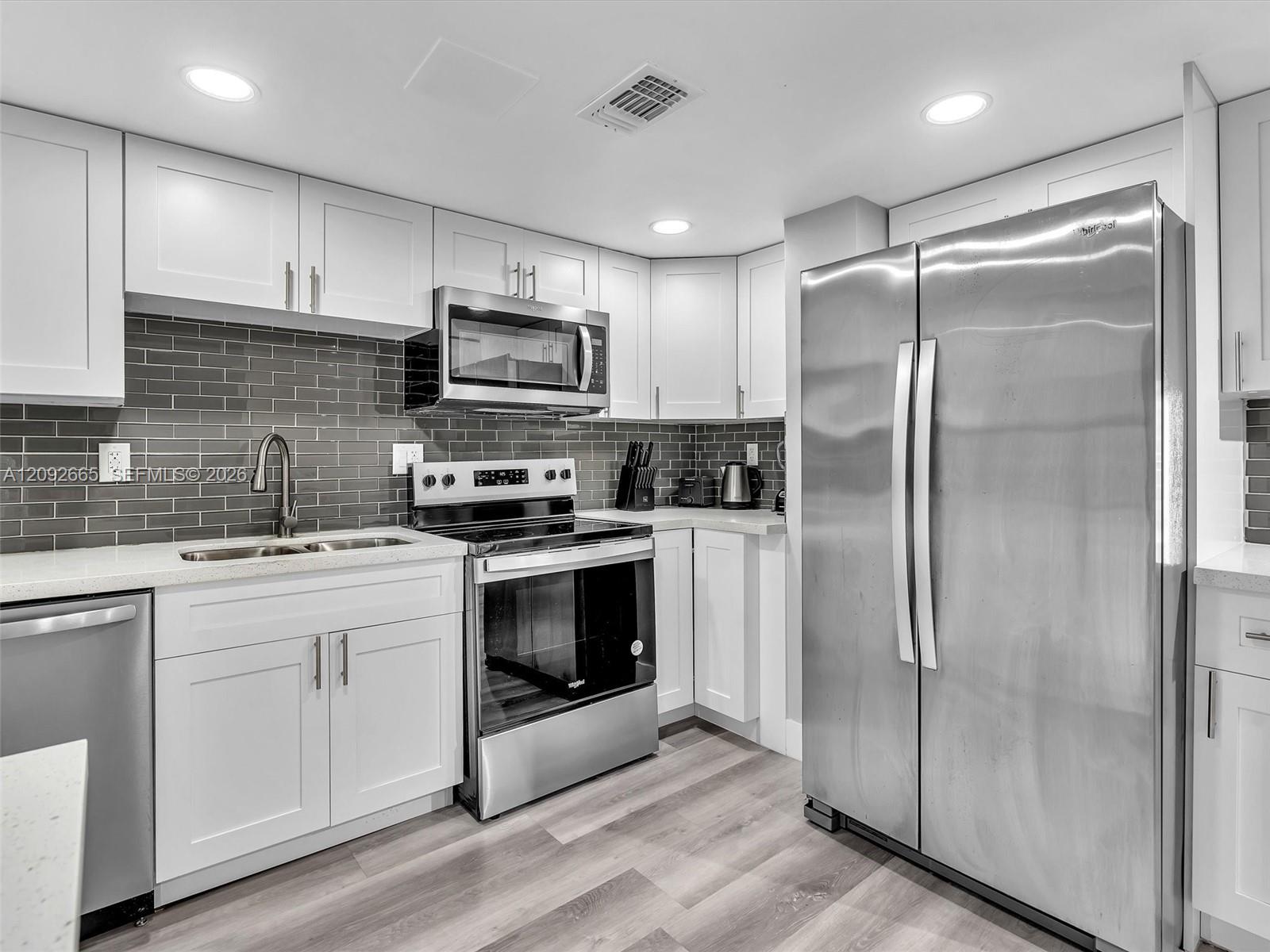 Ver detalles 510 1 / 2 1040 sq. ft. $ 2026-09-21 0 foto