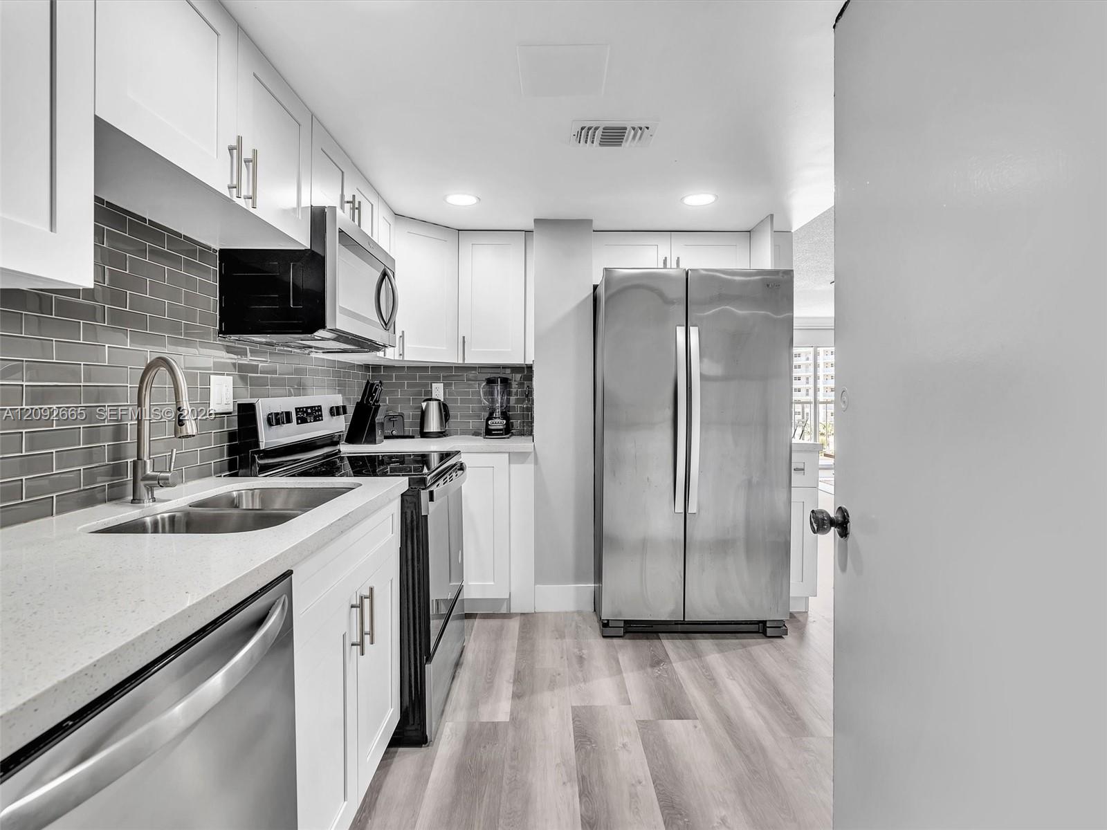 Ver detalles 510 1 / 2 1040 sq. ft. $ 2026-09-21 0 foto