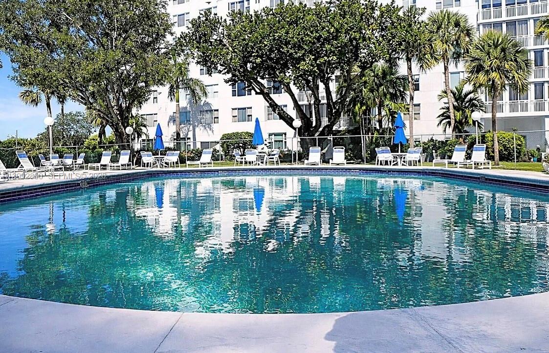 523 2 / 2 1344 sq. ft. $ 2026-09-21 0 foto