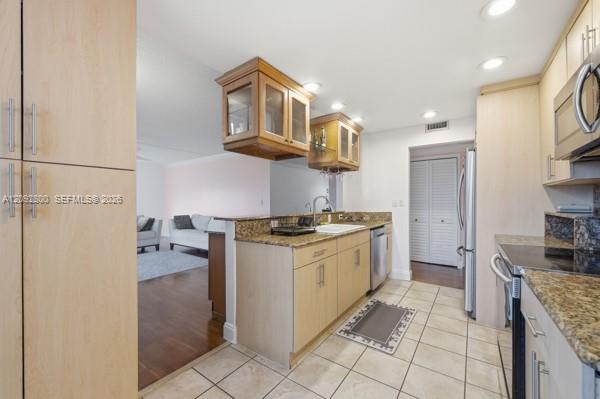 523 2 / 2 1344 sq. ft. $ 2026-09-21 0 foto