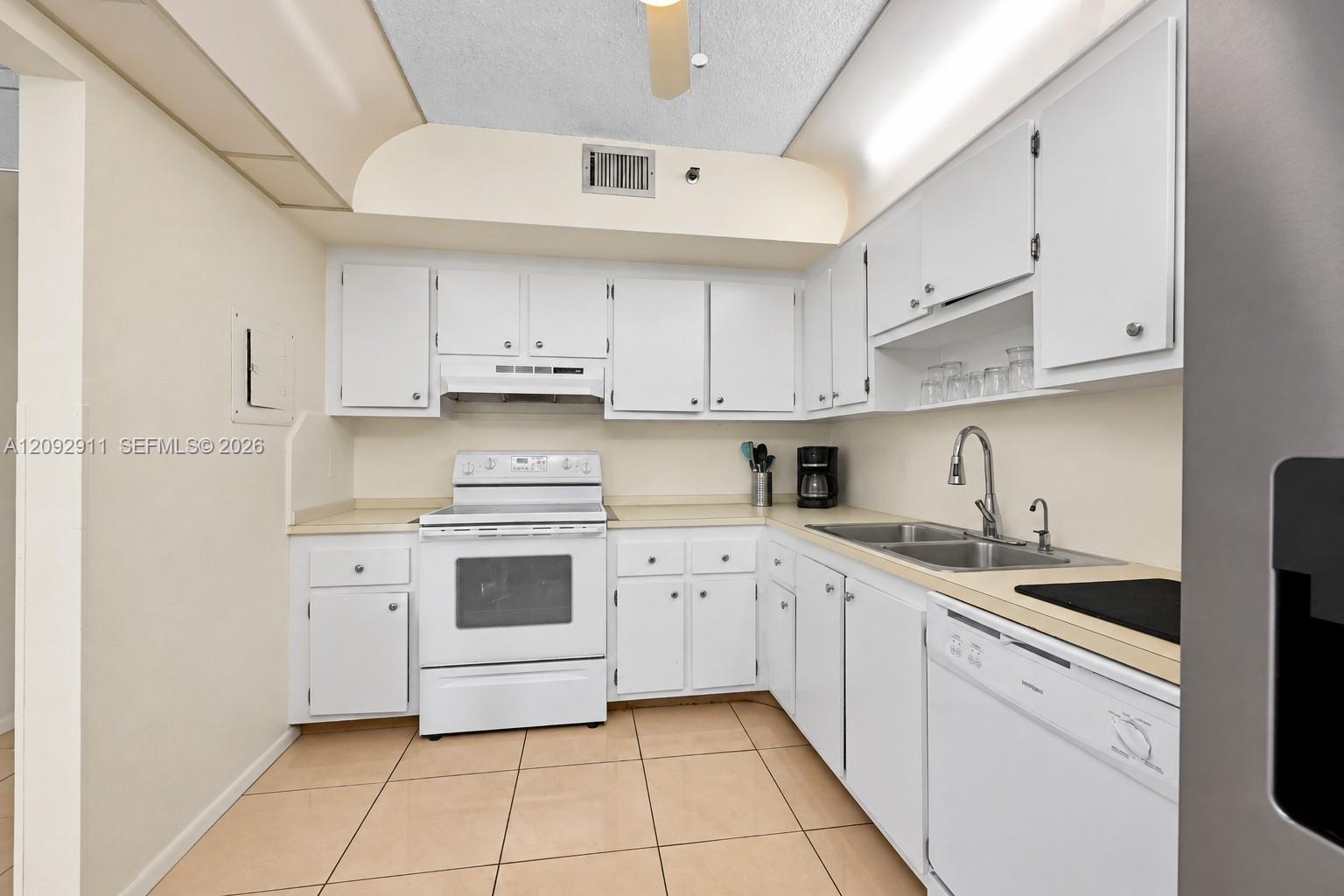 Ver detalles 401 2 / 2 1150 sq. ft. $ 2026-09-21 0 foto