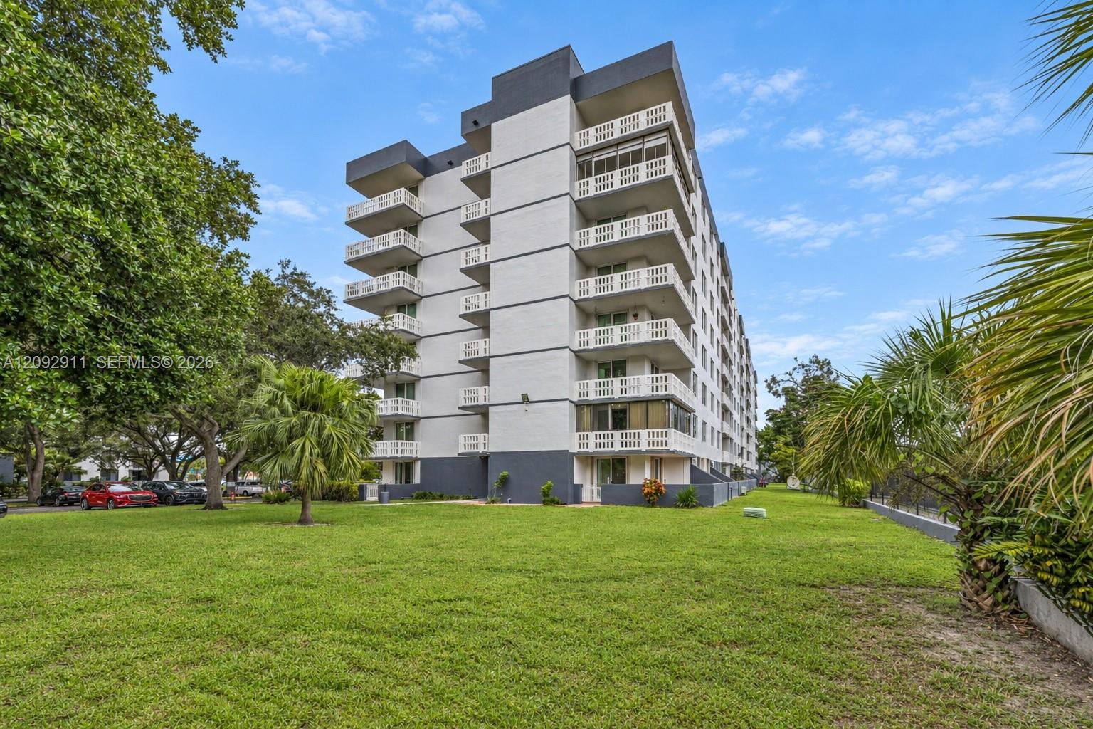Ver detalles 401 2 / 2 1150 sq. ft. $ 2026-09-21 0 foto
