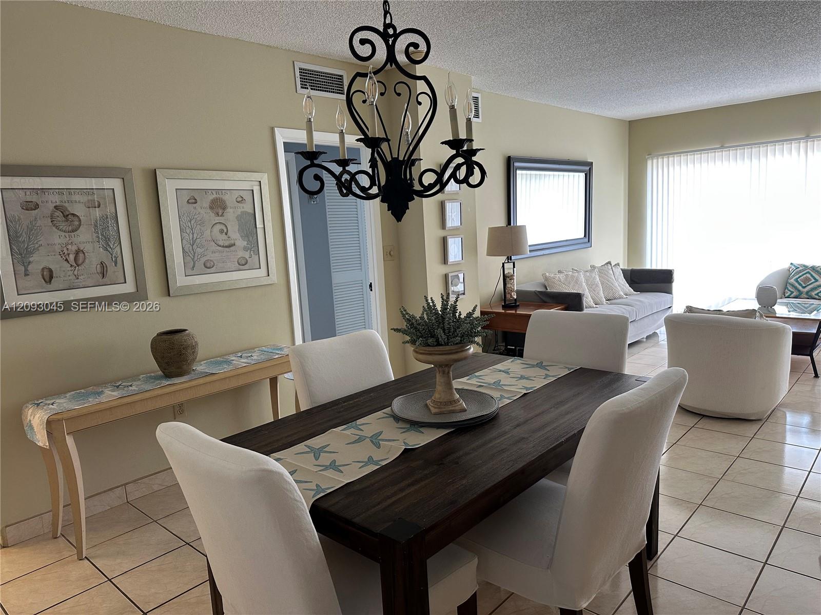 See details 17M 1 / 2 870 sq. ft. $ 2026-09-21 0 Photo