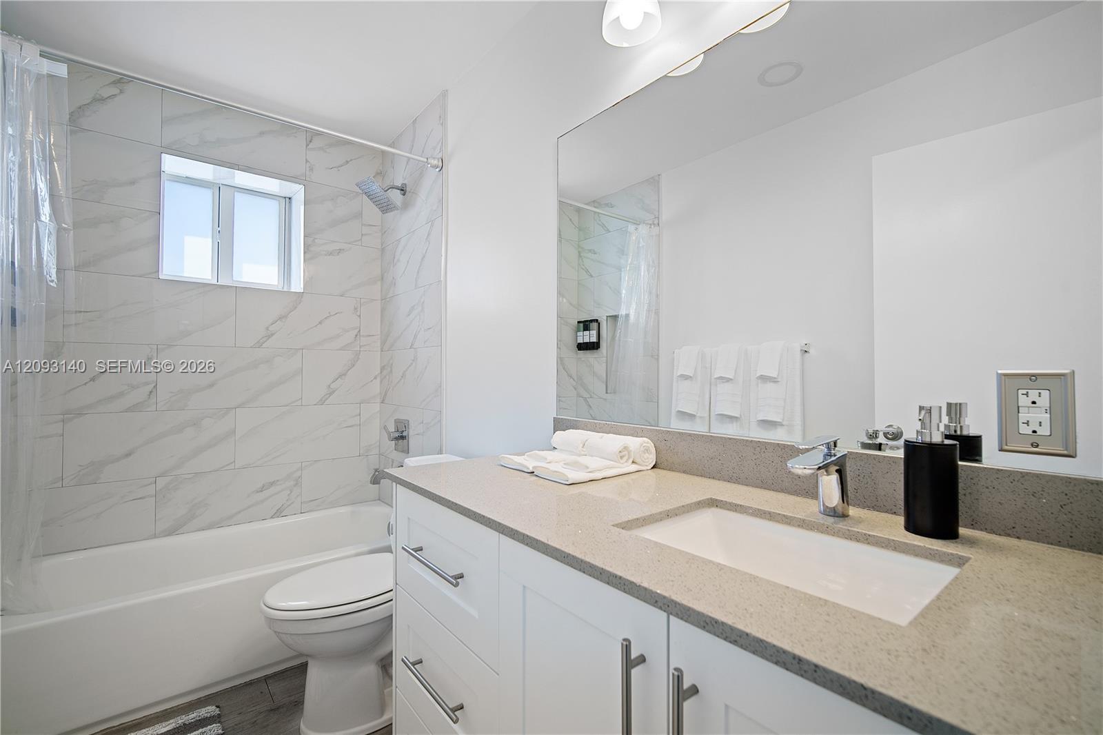   /  4151 sq. ft. $ 2026-10-01 0 foto