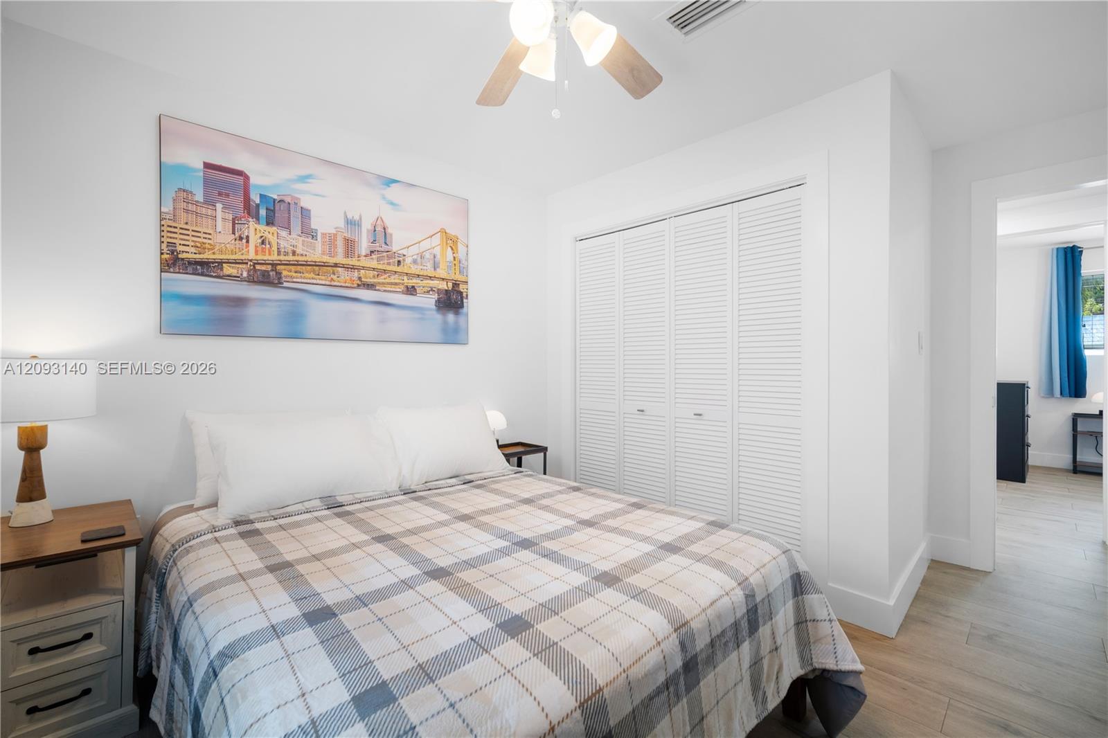   /  4151 sq. ft. $ 2026-10-01 0 foto
