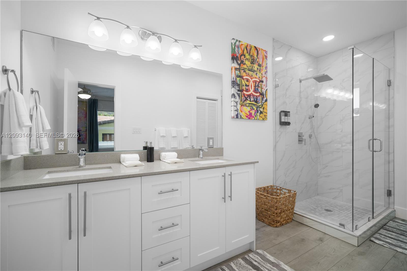   /  4151 sq. ft. $ 2026-10-01 0 foto