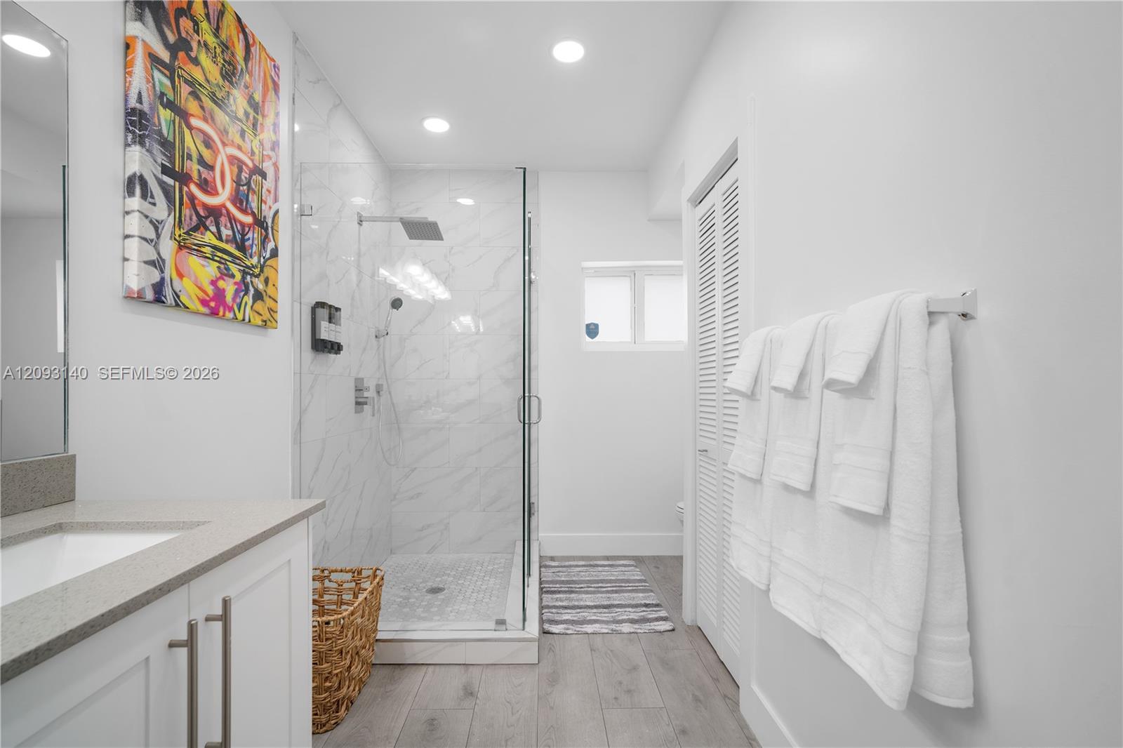   /  4151 sq. ft. $ 2026-10-01 0 foto