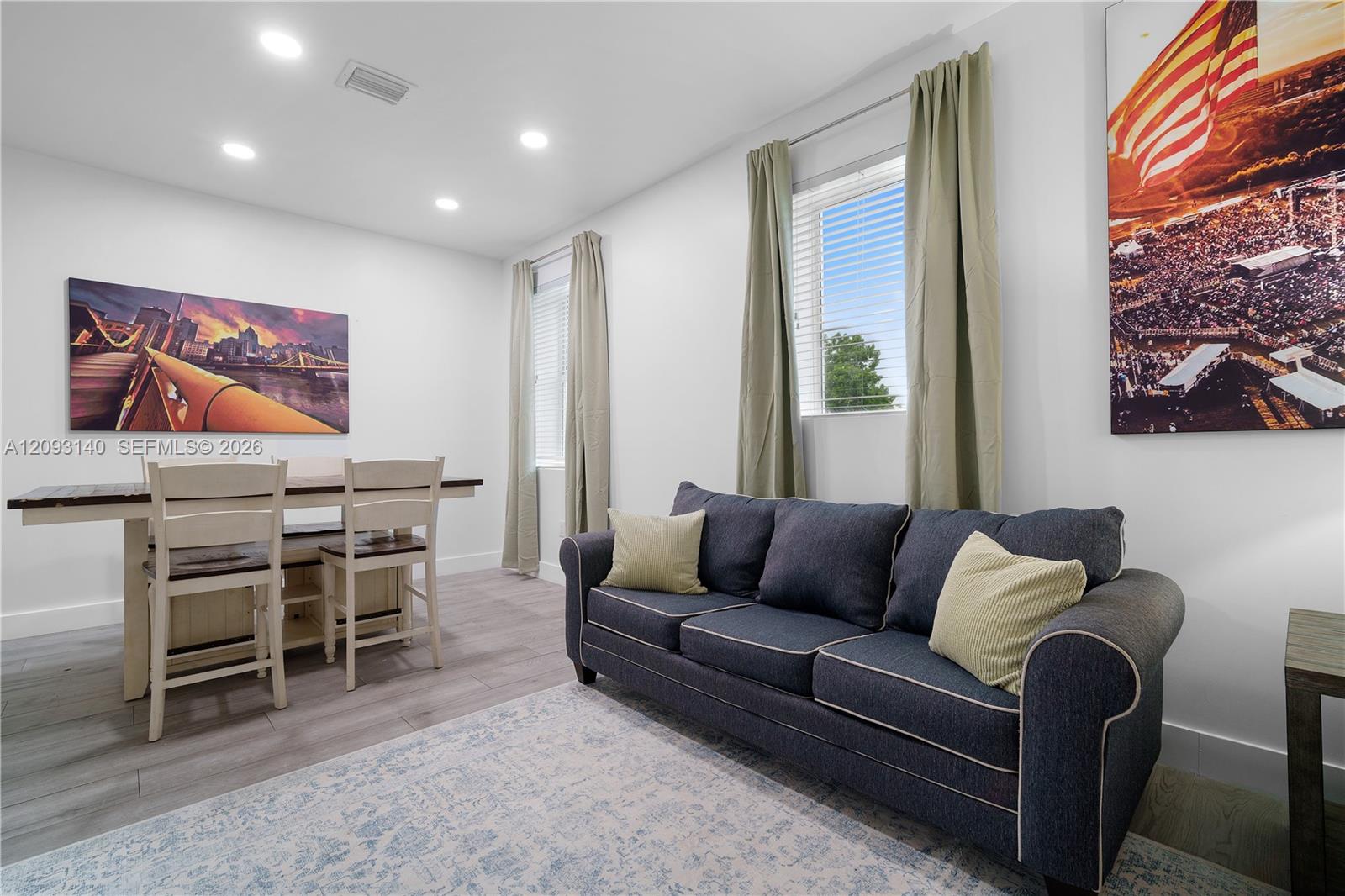   /  4151 sq. ft. $ 2026-10-01 0 foto