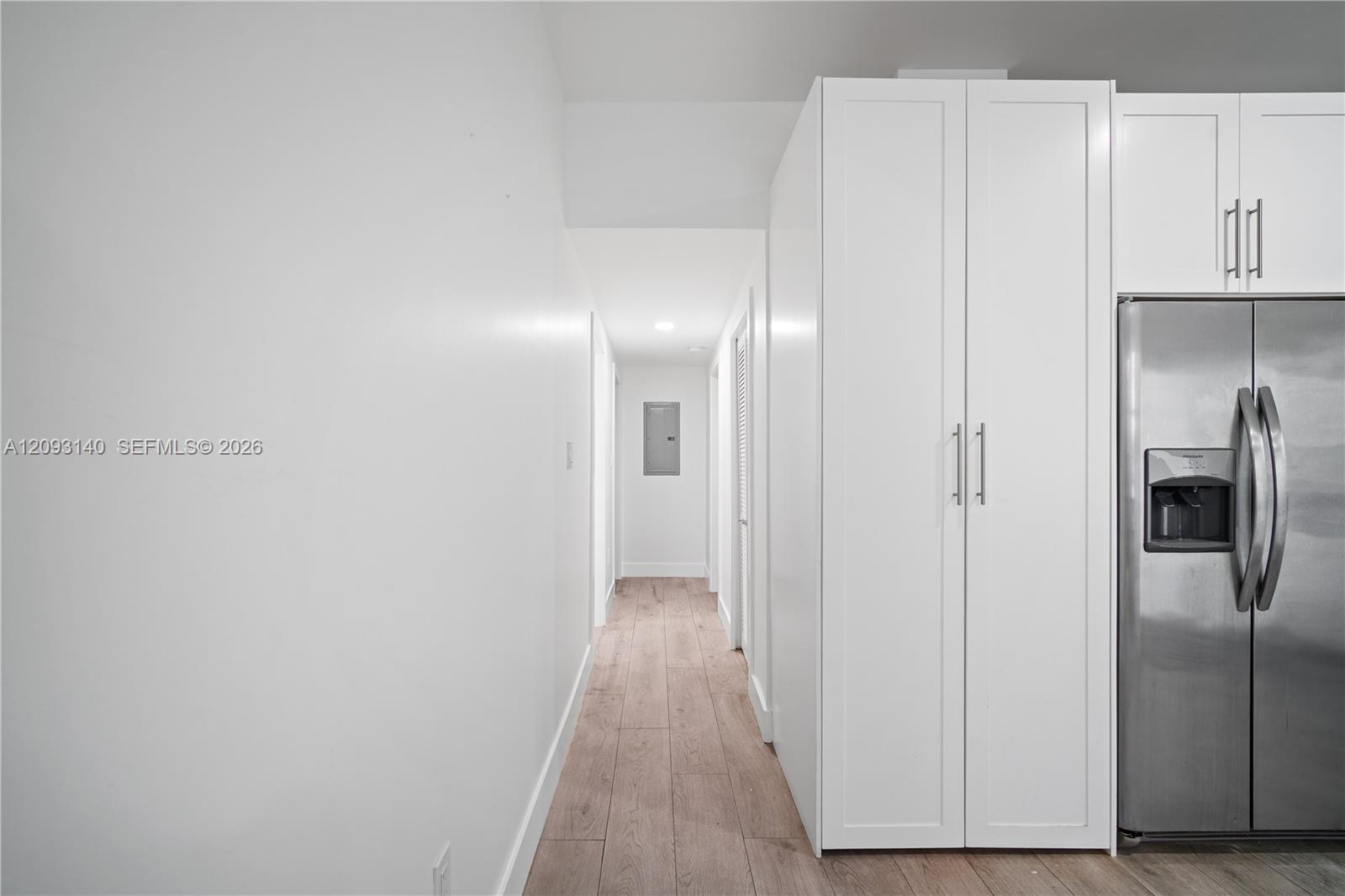   /  4151 sq. ft. $ 2026-10-01 0 foto