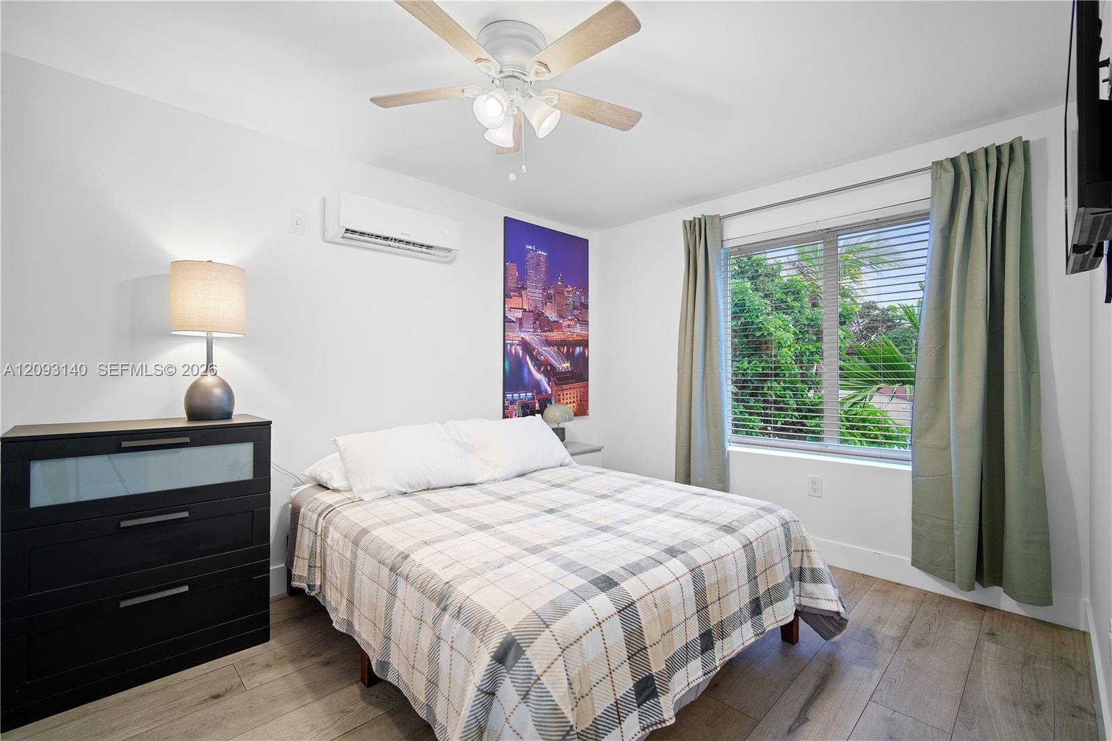   /  4151 sq. ft. $ 2026-10-01 0 foto