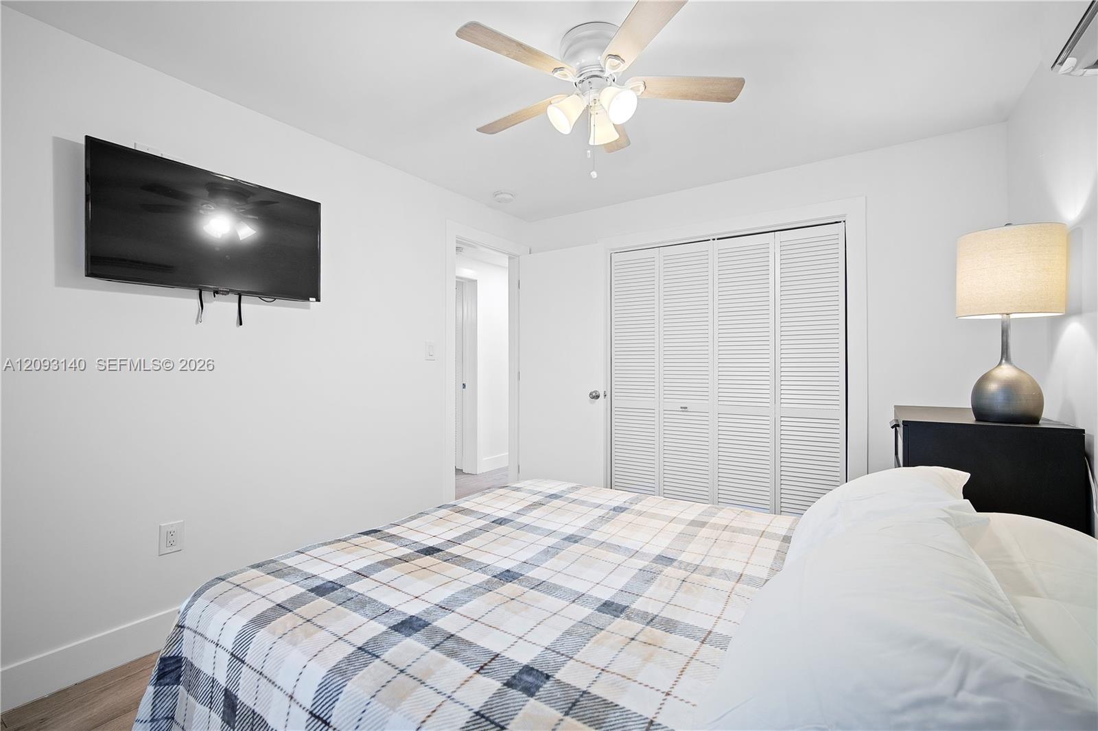   /  4151 sq. ft. $ 2026-10-01 0 foto