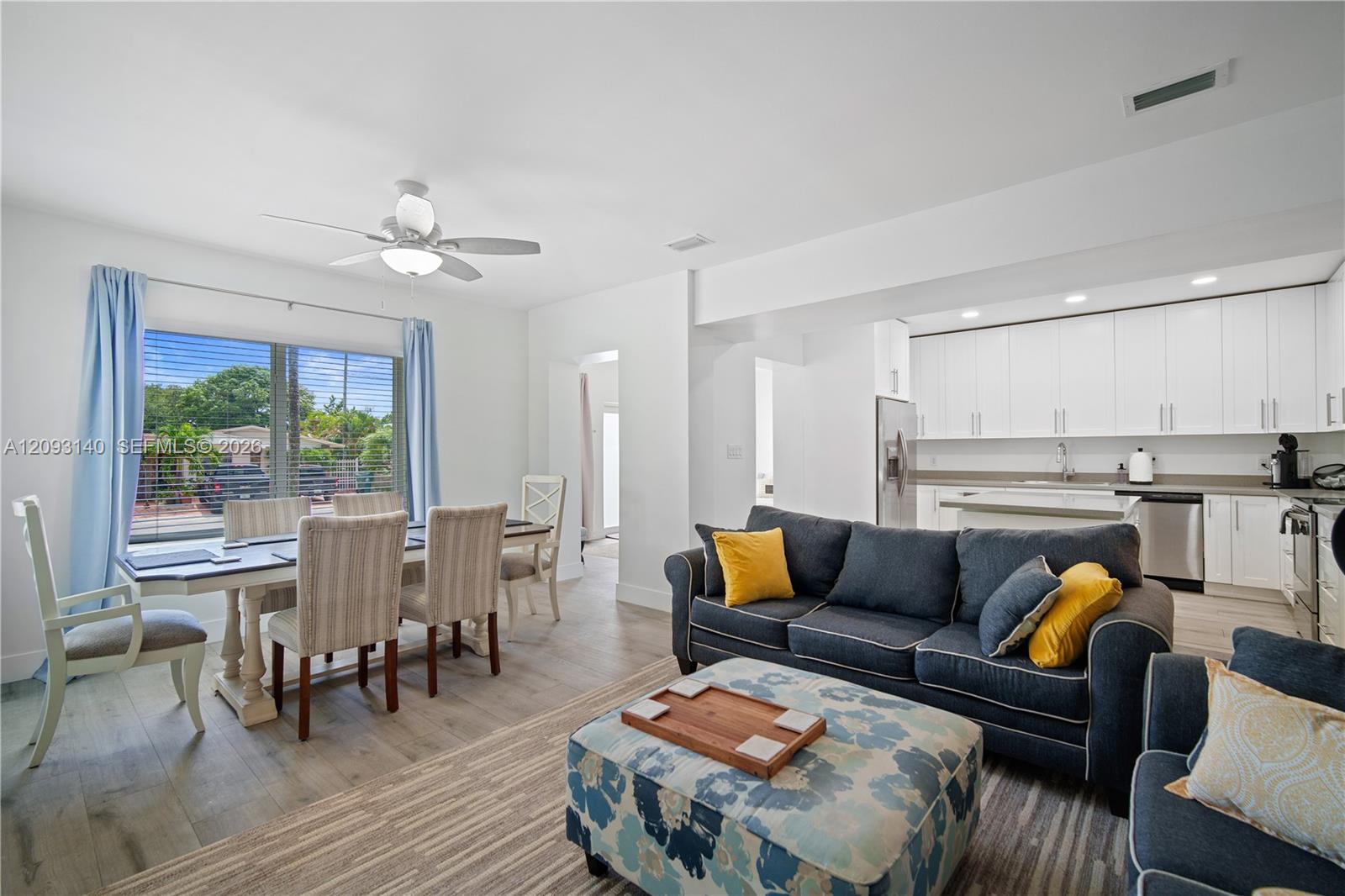   /  4151 sq. ft. $ 2026-10-01 0 foto