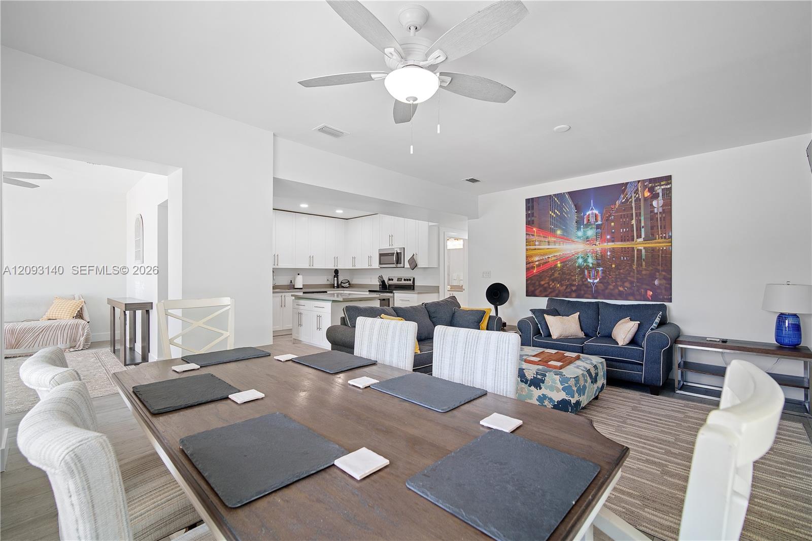   /  4151 sq. ft. $ 2026-10-01 0 foto